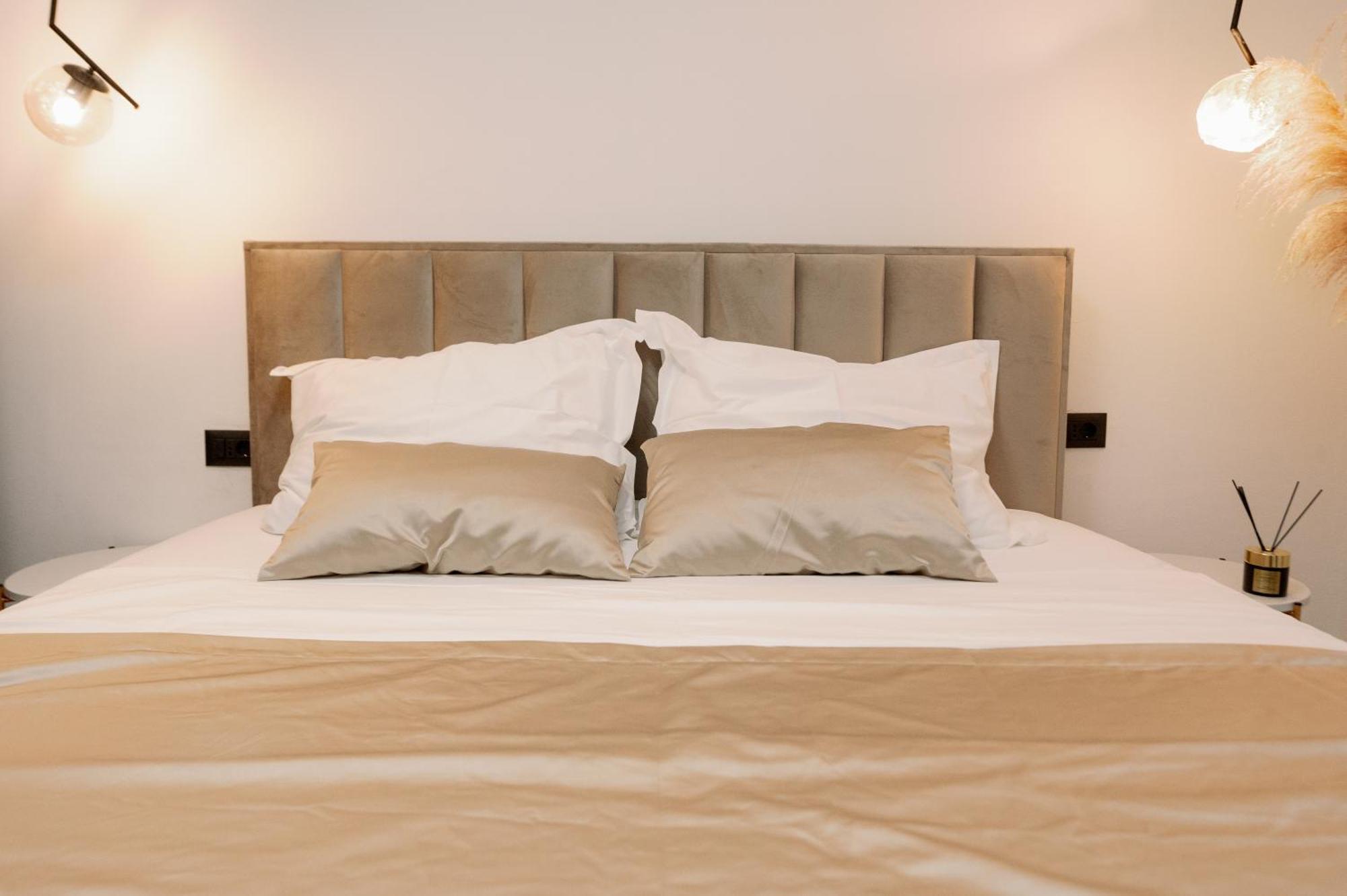 Luxury Centre & Apartment *