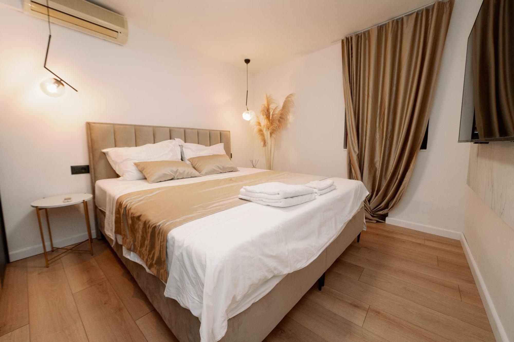 Luxury Centre & Apartment Split