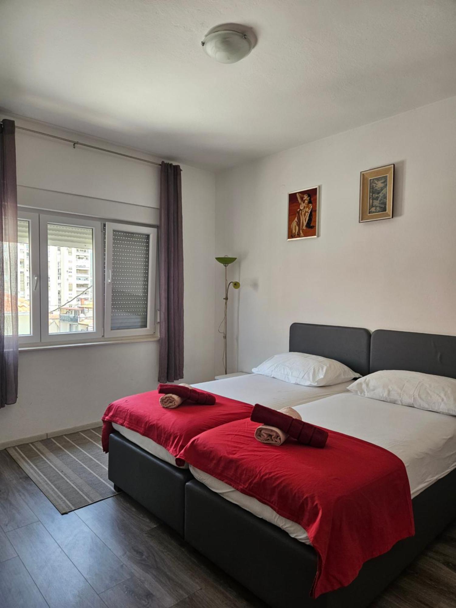 Apartment West Gate Split