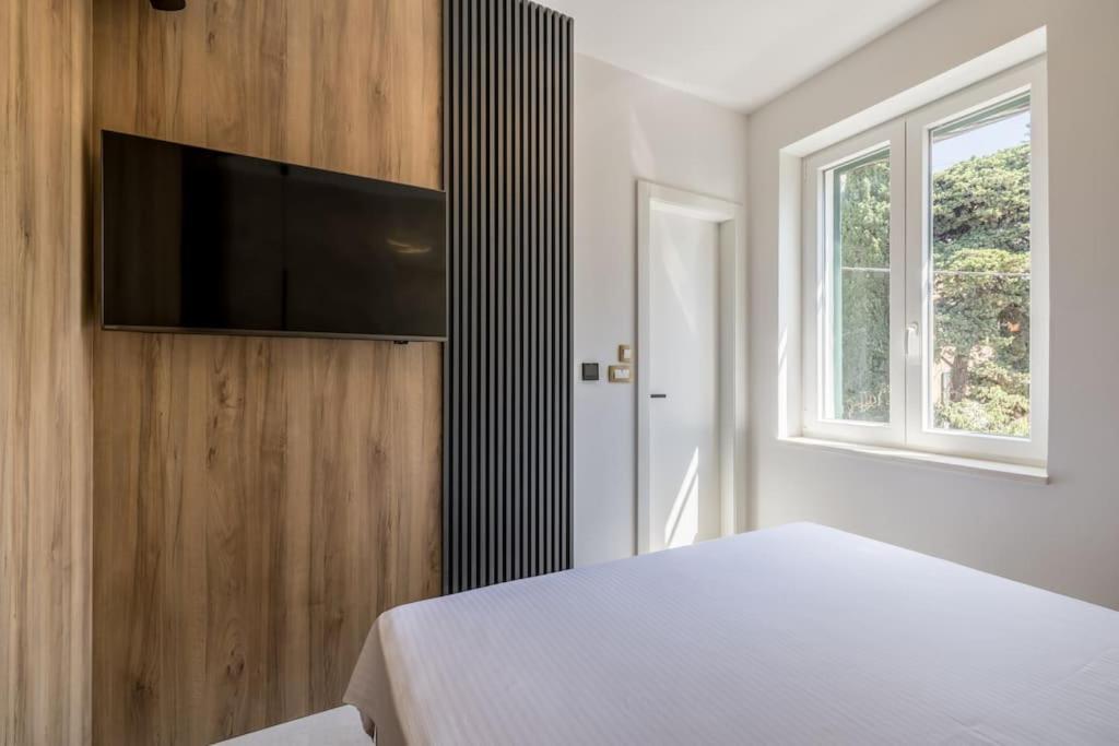 Hedonist Apartman