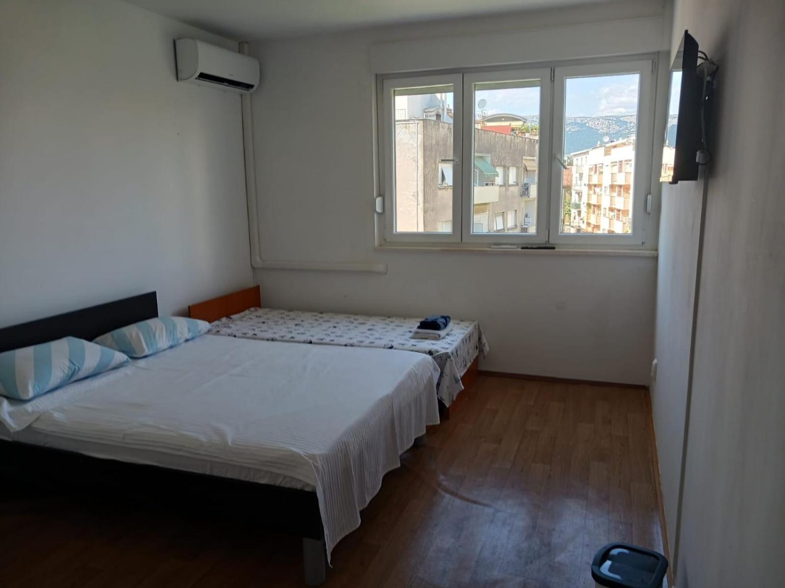With Private Toilet And Terrace In Center In Shared
