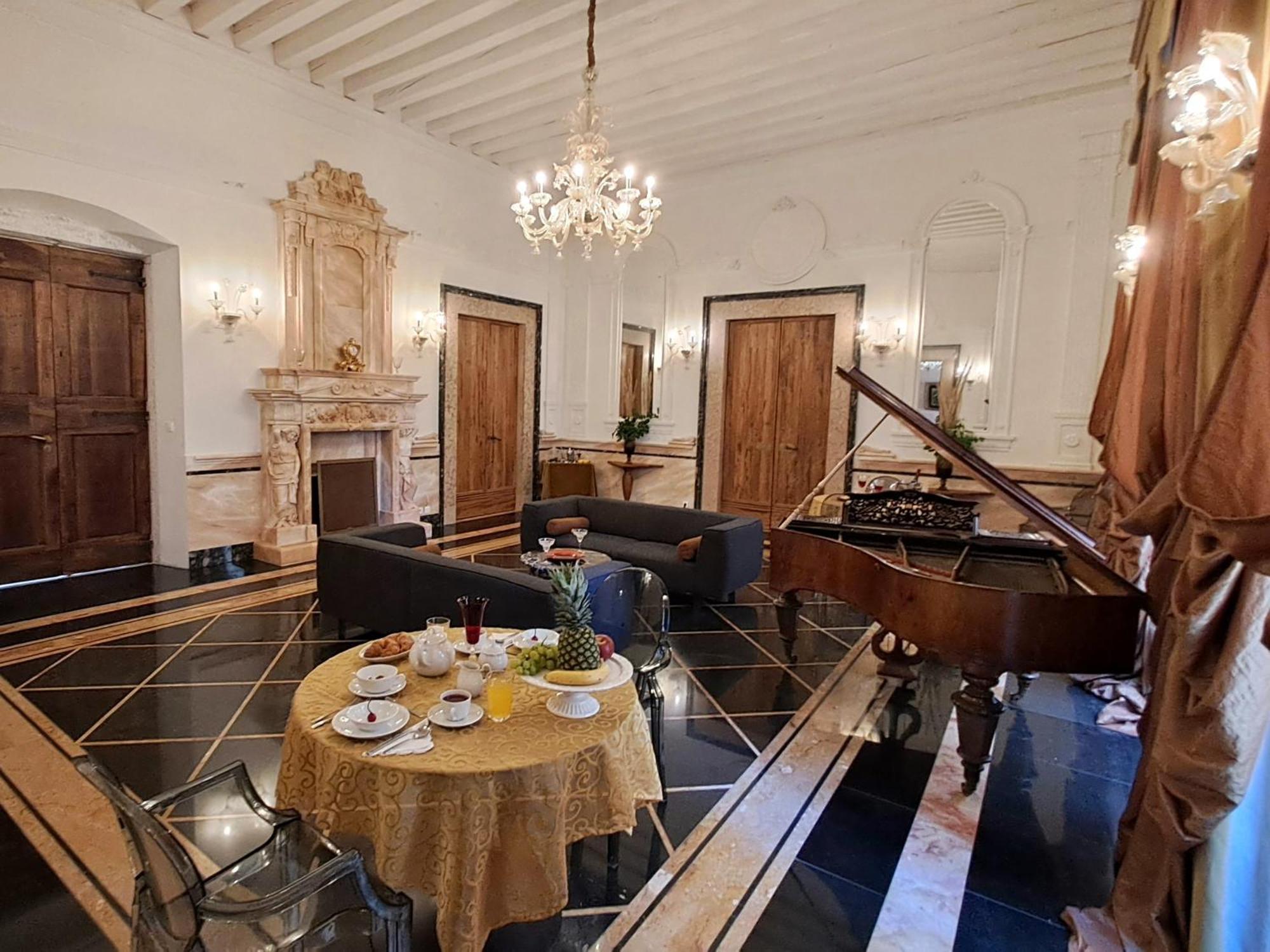 Aparthotel Luxury Palazzo Dei Conti - *