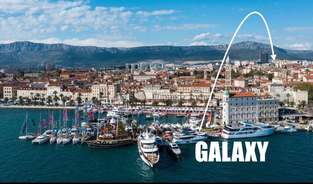 Galaxy - Futuristic Apartment Split