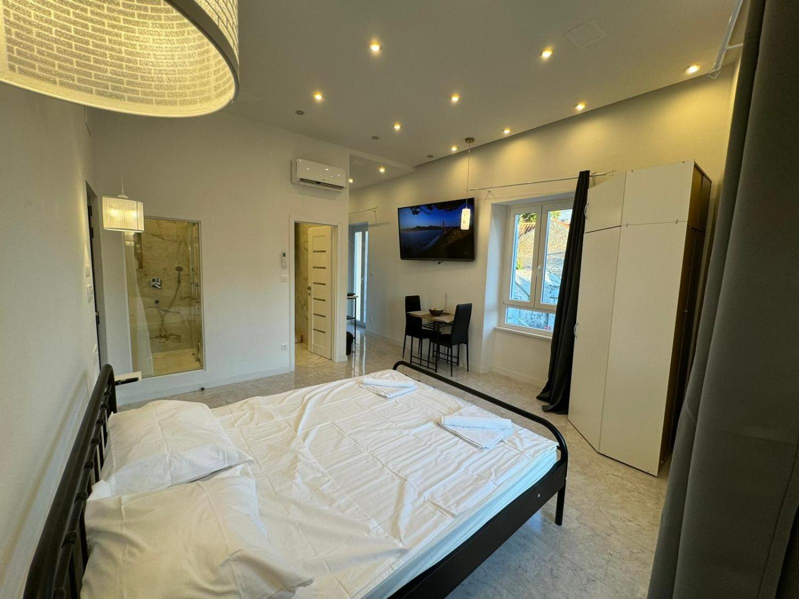 Exclusive Comfort With Balconies *
