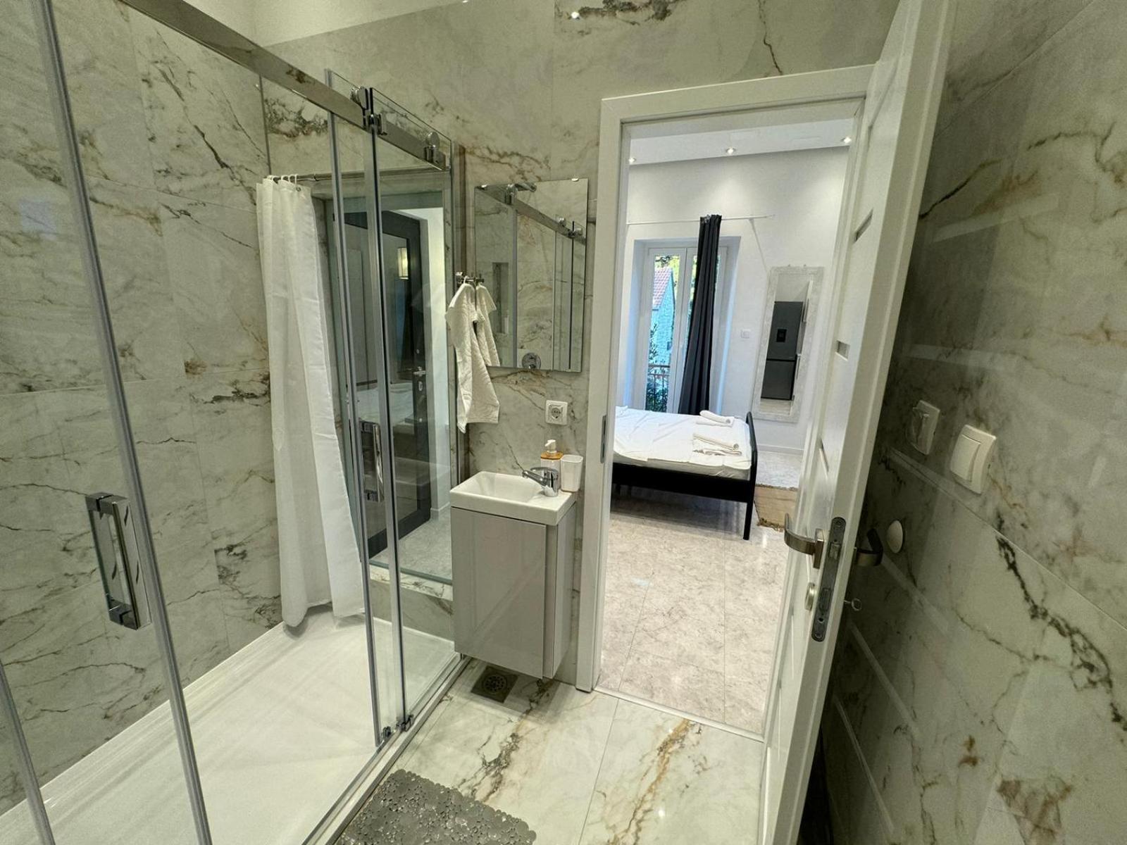 Exclusive Comfort With Balconies Apartman
