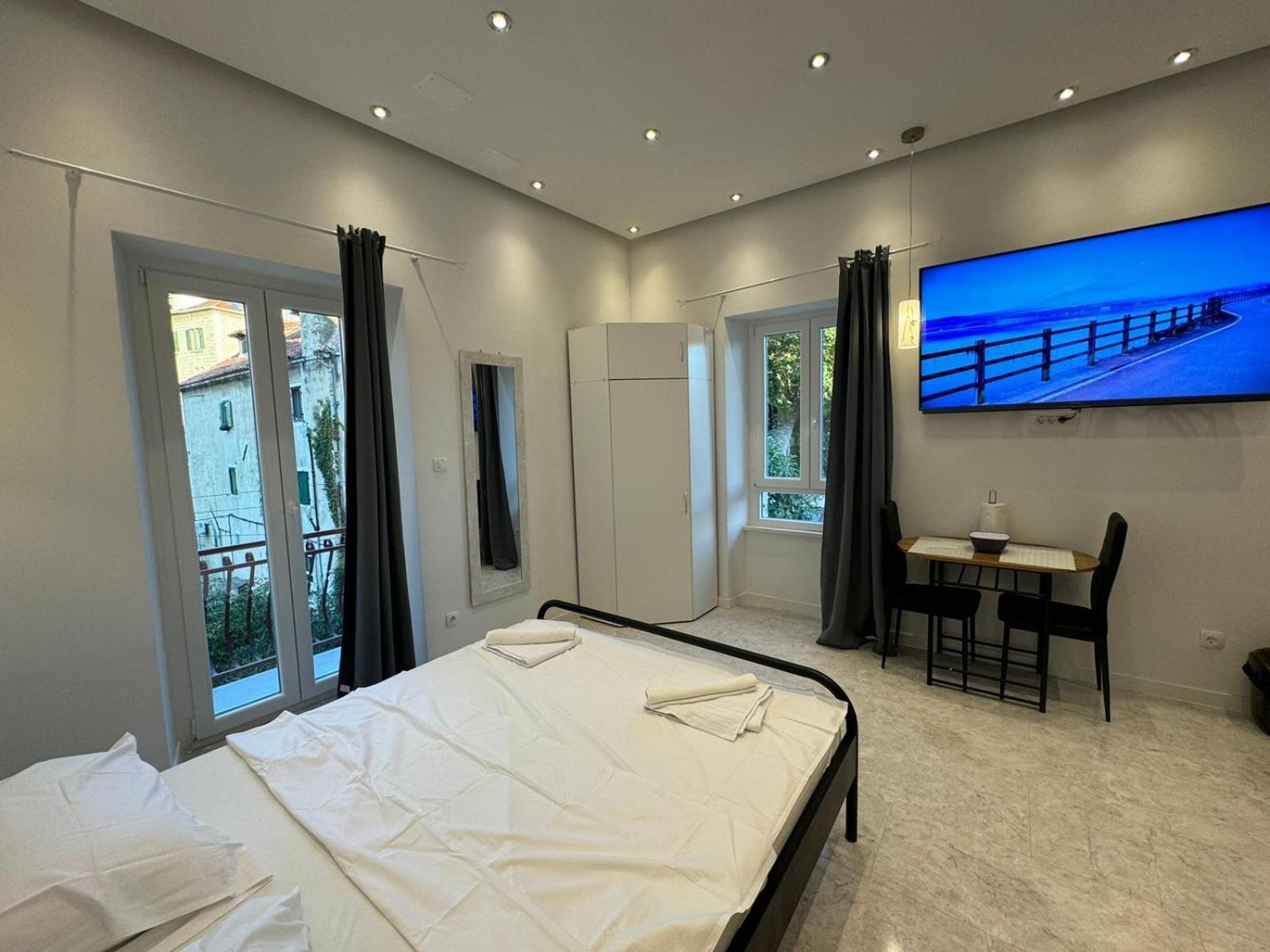 Exclusive Comfort With Balconies *