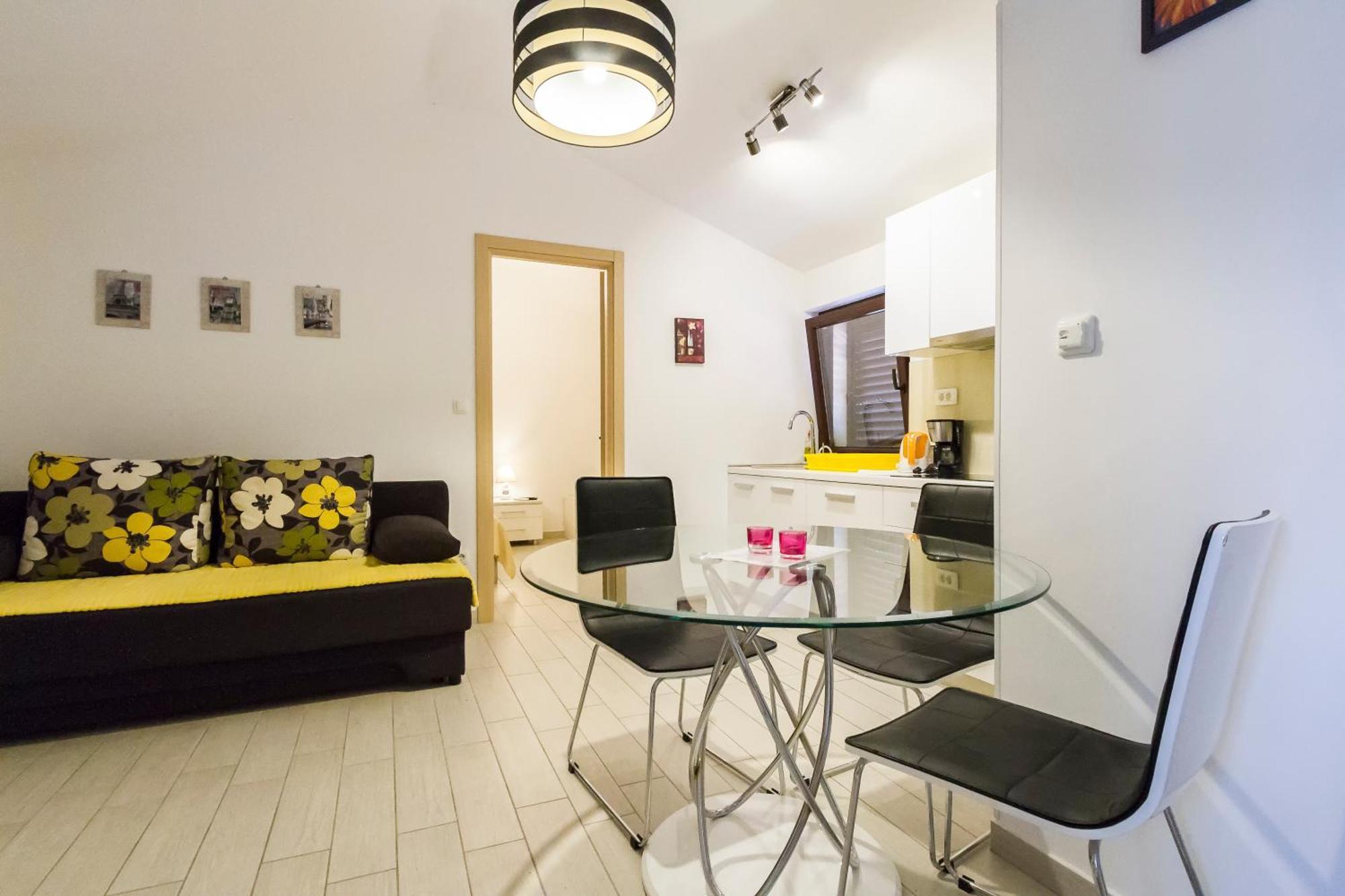 Apartment Blue Olive Split