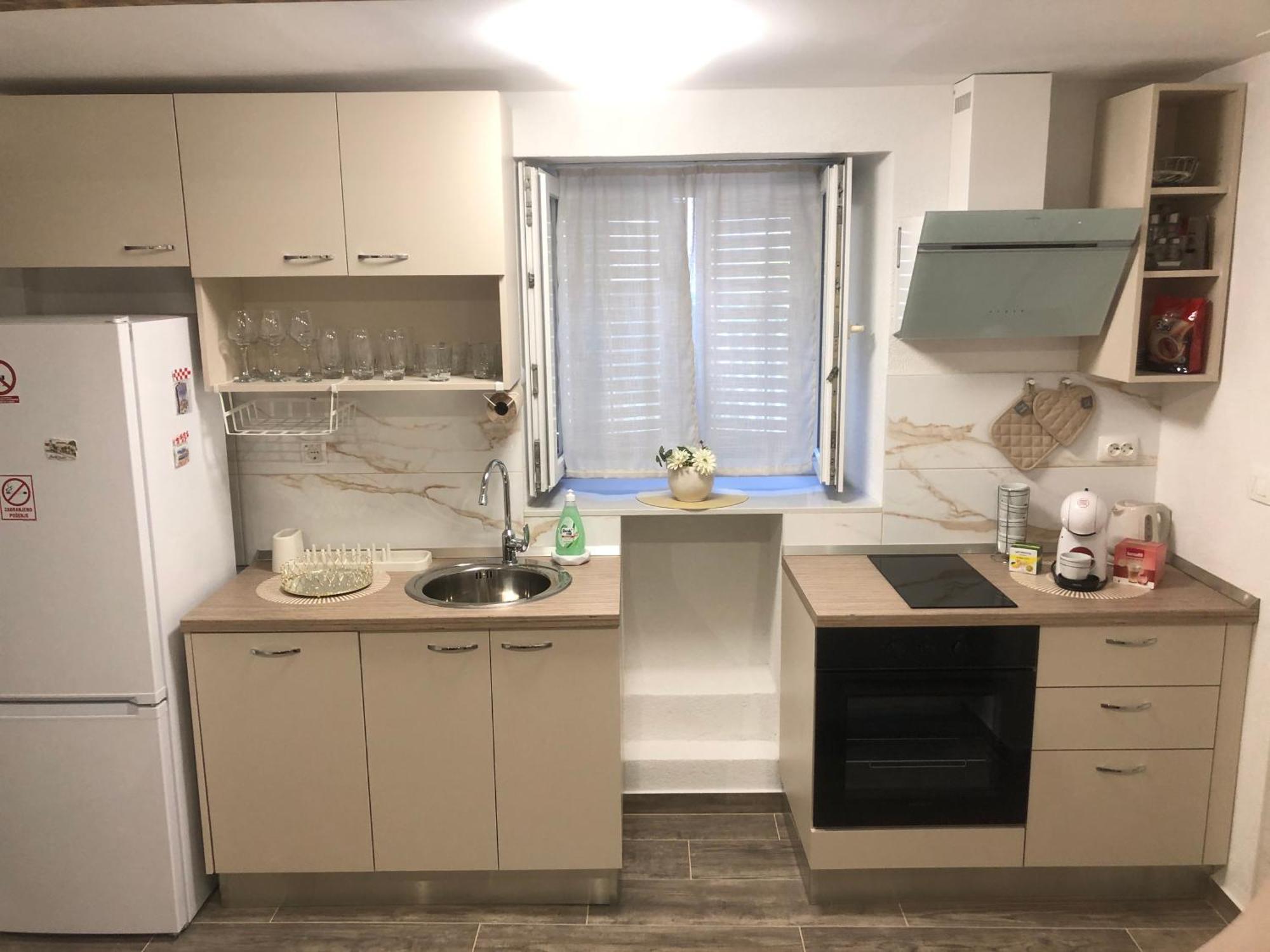 Blue Moon Split- Free Parking Apartment *