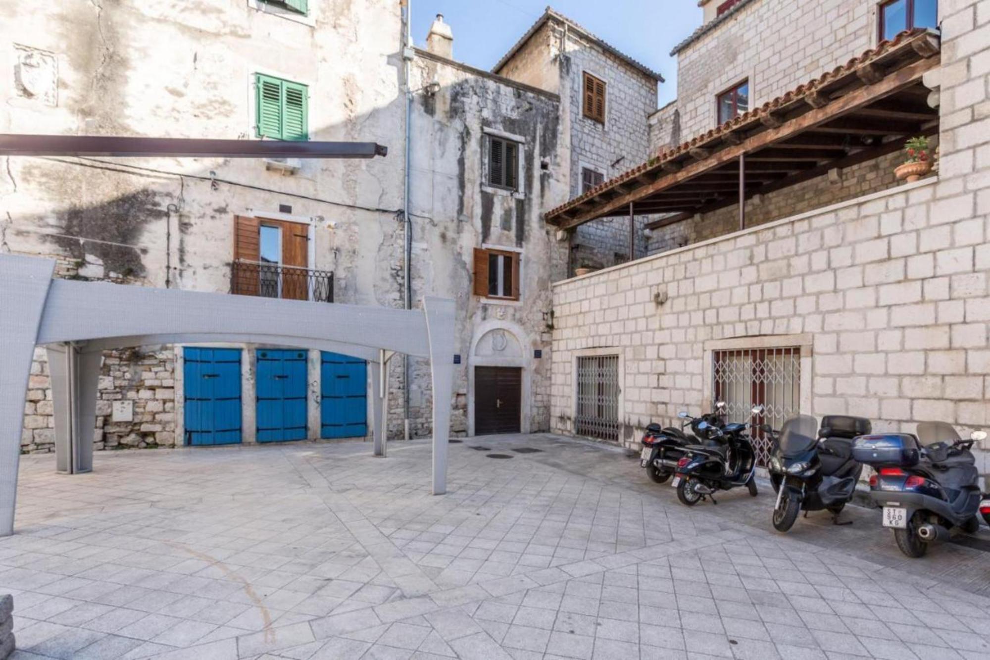 Ria In Diocletian Palace Appartement Split