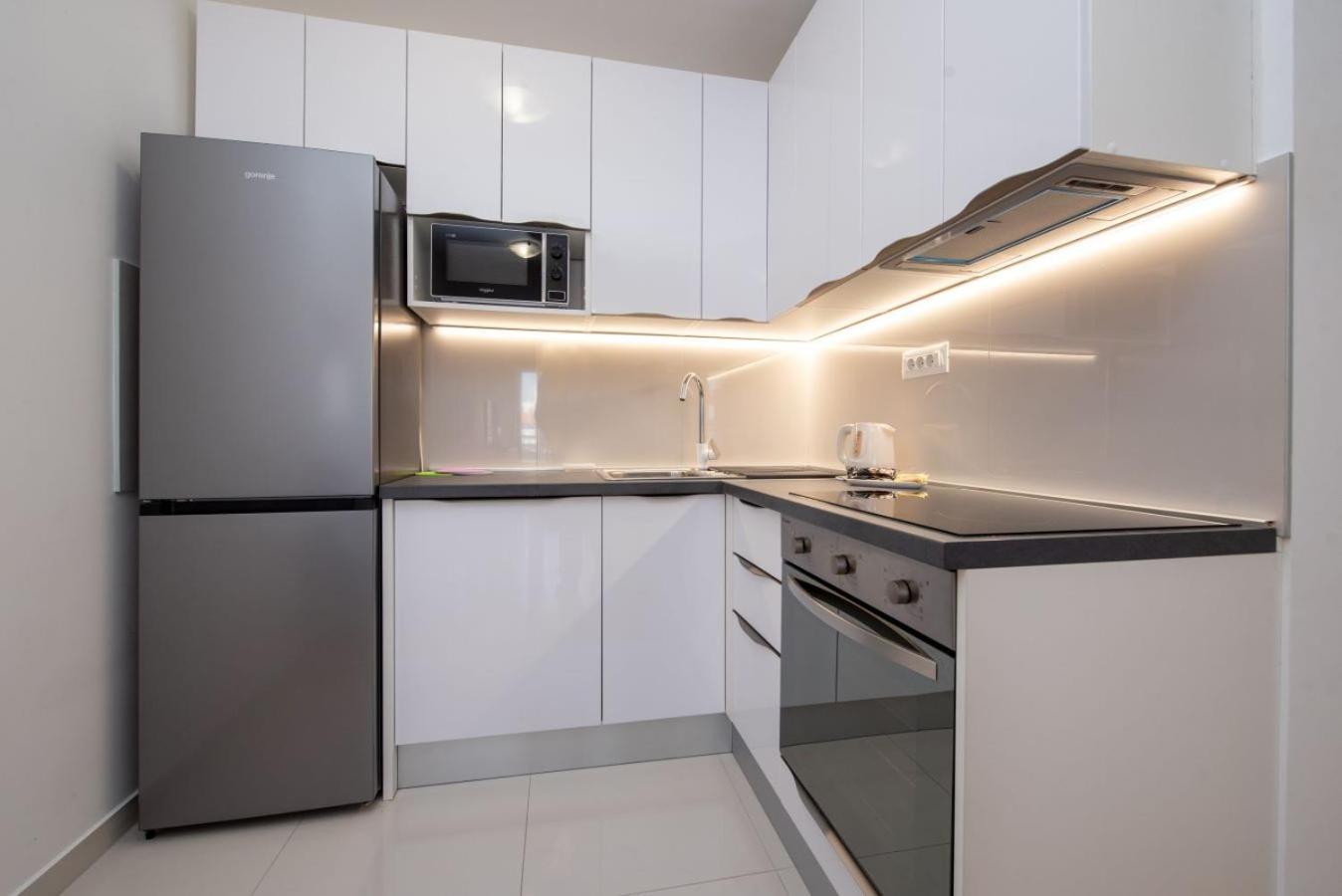 S'akvarel 1 & 5 - Private Garage Apartment