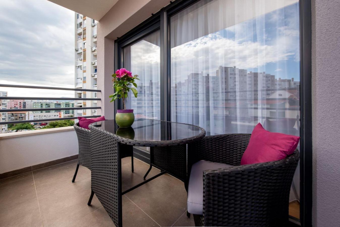 Apartman S'akvarel 7 - New & Modern Studio