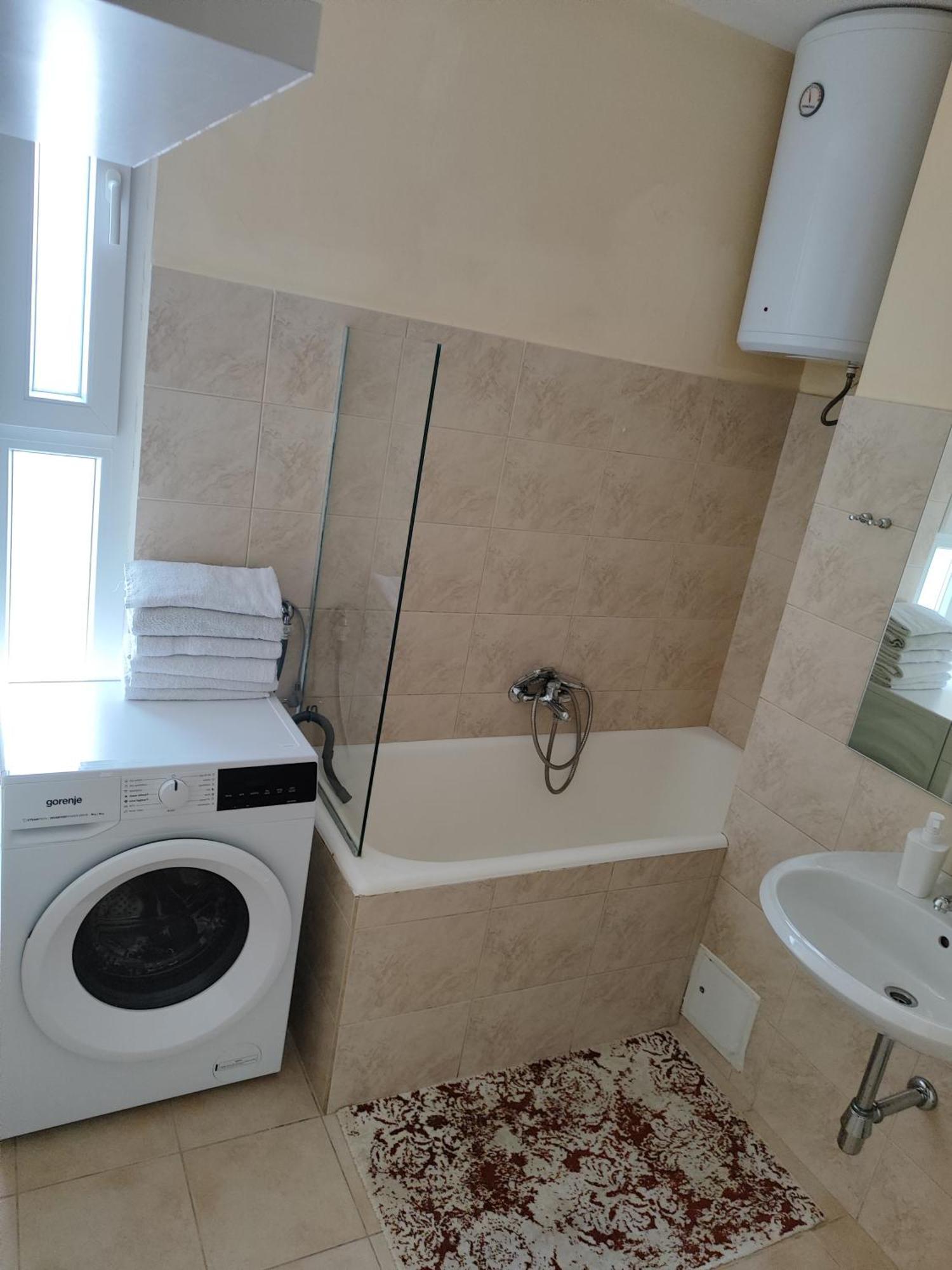 Petra Apartment *
