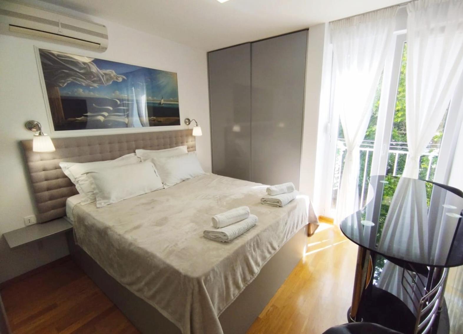 Apartment Bella Vista - Cozy With Easy Check-in And Free Parking
