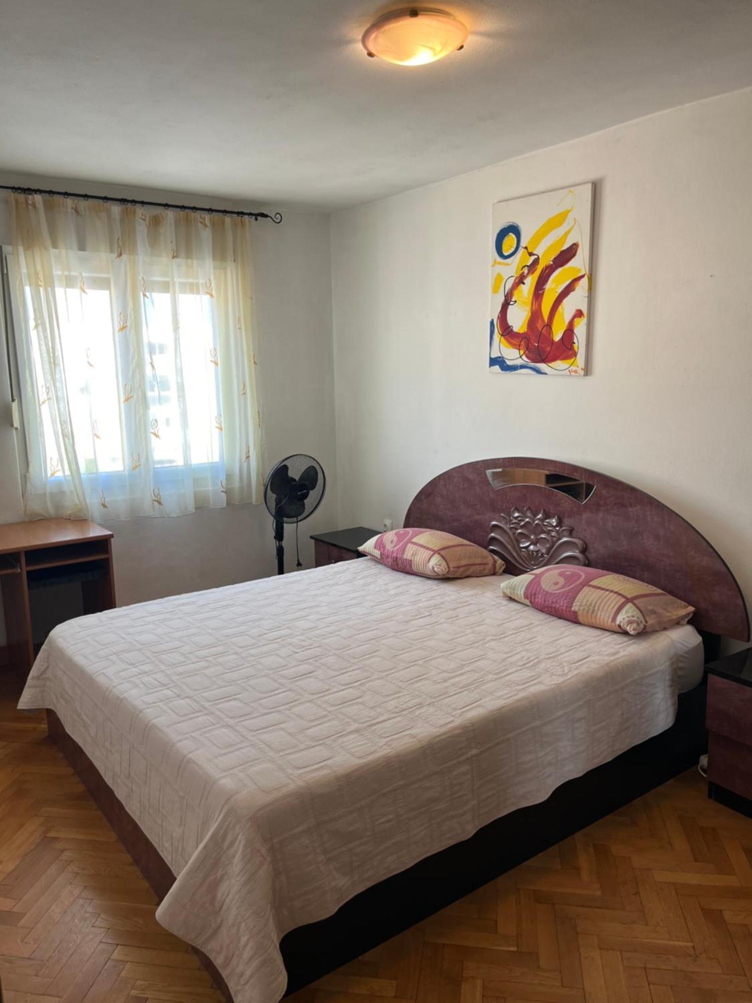 Three Bedroom Laura Apartment Split