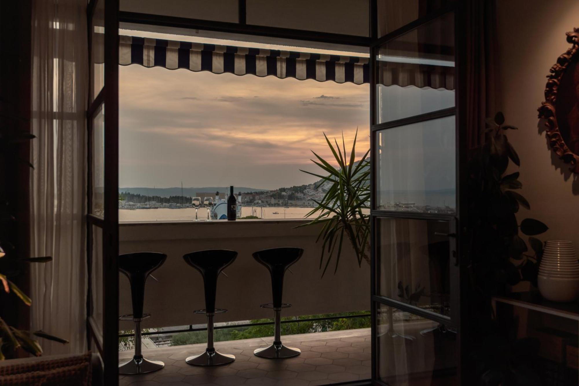 Apartment Bregos Superior - Unique Design 3-br - Unbelievable Panoramic View Of - Walking Distance From Unesco Palace And Bacvice - Free Parking - Buralux *