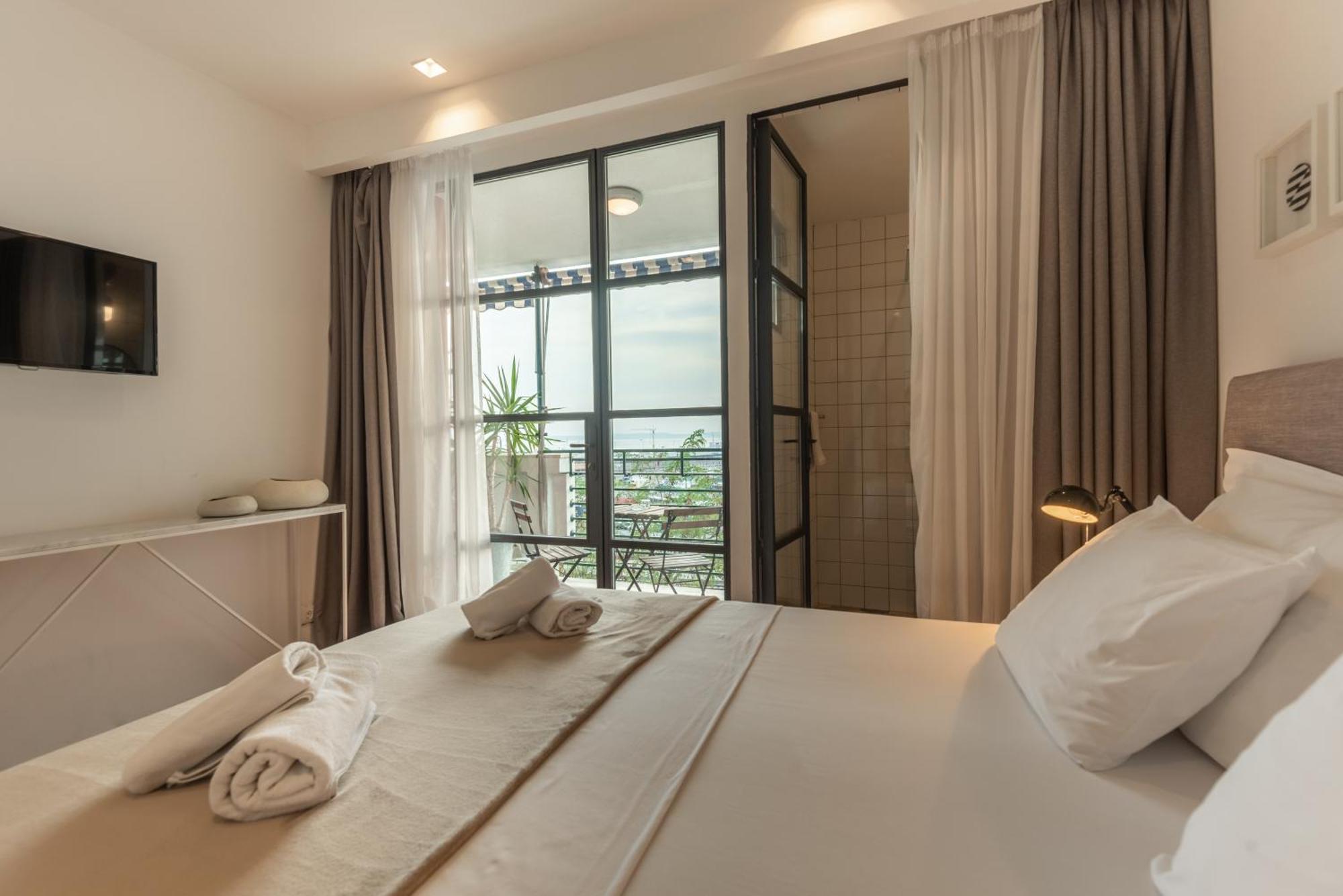 Apartment Bregos Superior - Unique Design 3-br - Unbelievable Panoramic View Of - Walking Distance From Unesco Palace And Bacvice - Free Parking - Buralux *