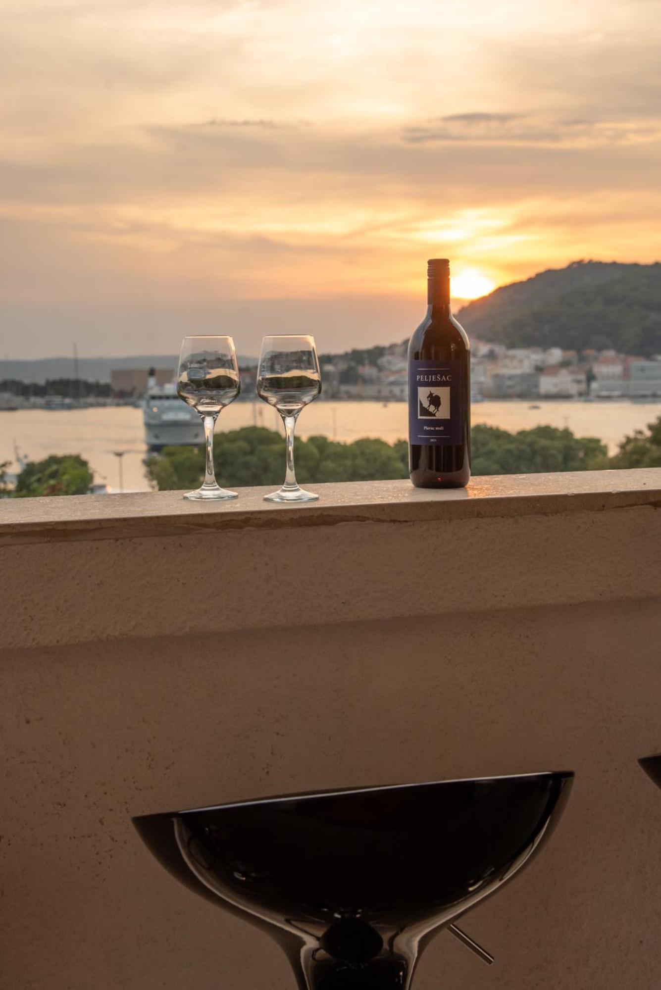 Bregos Superior - Unique Design 3-br - Unbelievable Panoramic View Of - Walking Distance From Unesco Palace And Bacvice - Free Parking - Buralux * Split