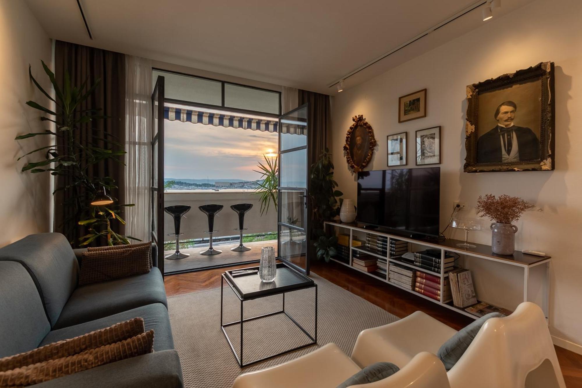 Apartment Bregos Superior - Unique Design 3-br - Unbelievable Panoramic View Of - Walking Distance From Unesco Palace And Bacvice - Free Parking - Buralux