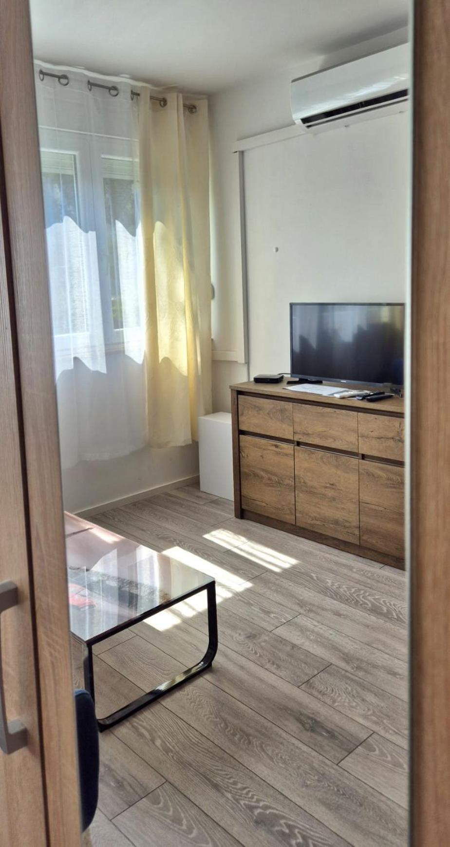 Apartment Indigo Split