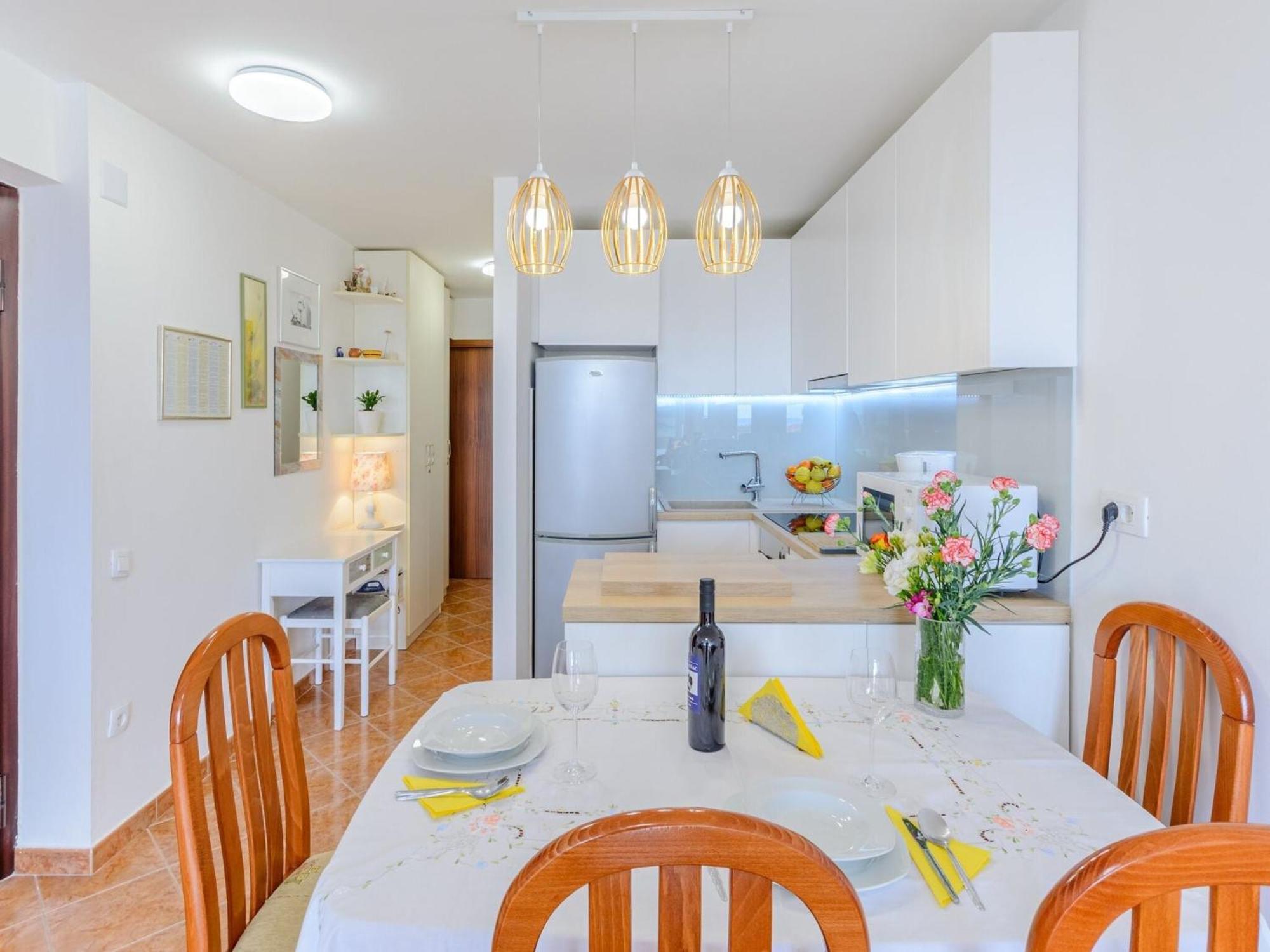 Walk St - Comfort One Bedroom With Balcony And View A2 * Split