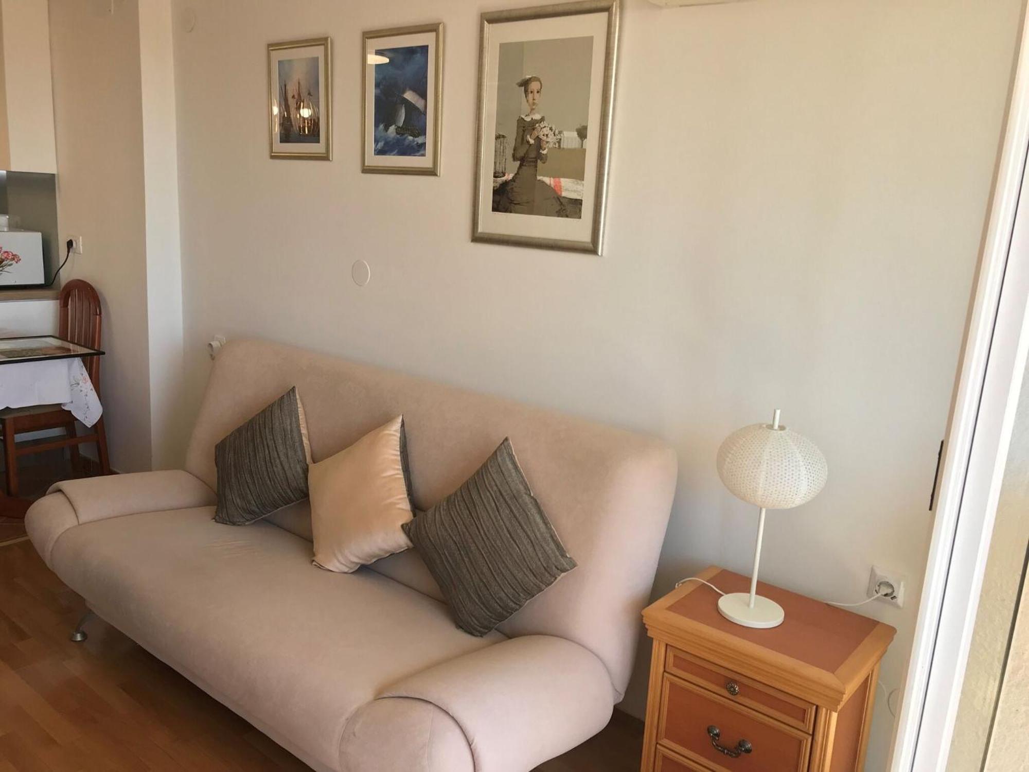 Walk St - Comfort One Bedroom With Balcony And View A2 *