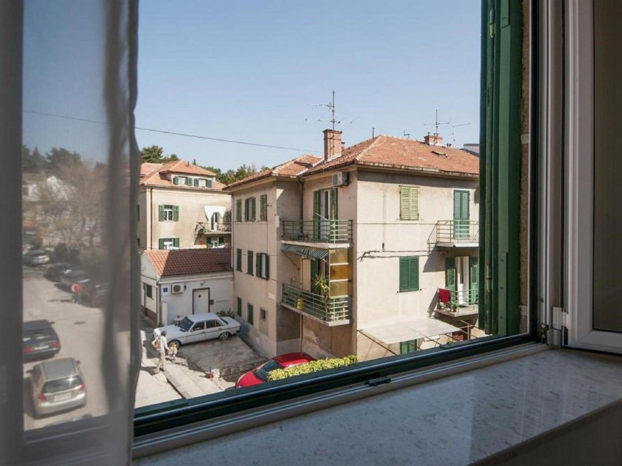 Walk St - Comfort One Bedroom With Balcony And View A2 Apartment *