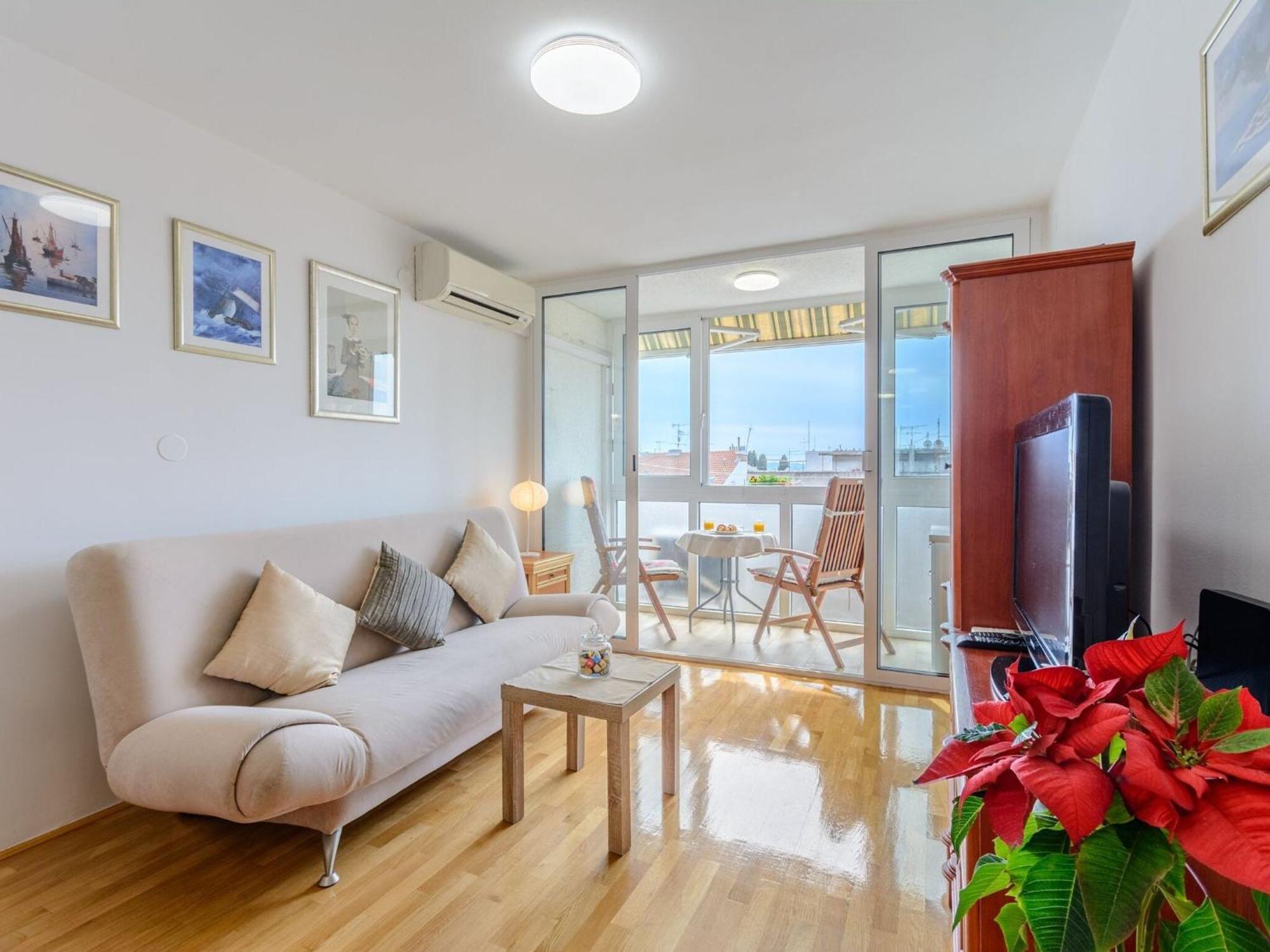 Walk St - Comfort One Bedroom With Balcony And View A2 Apartment *