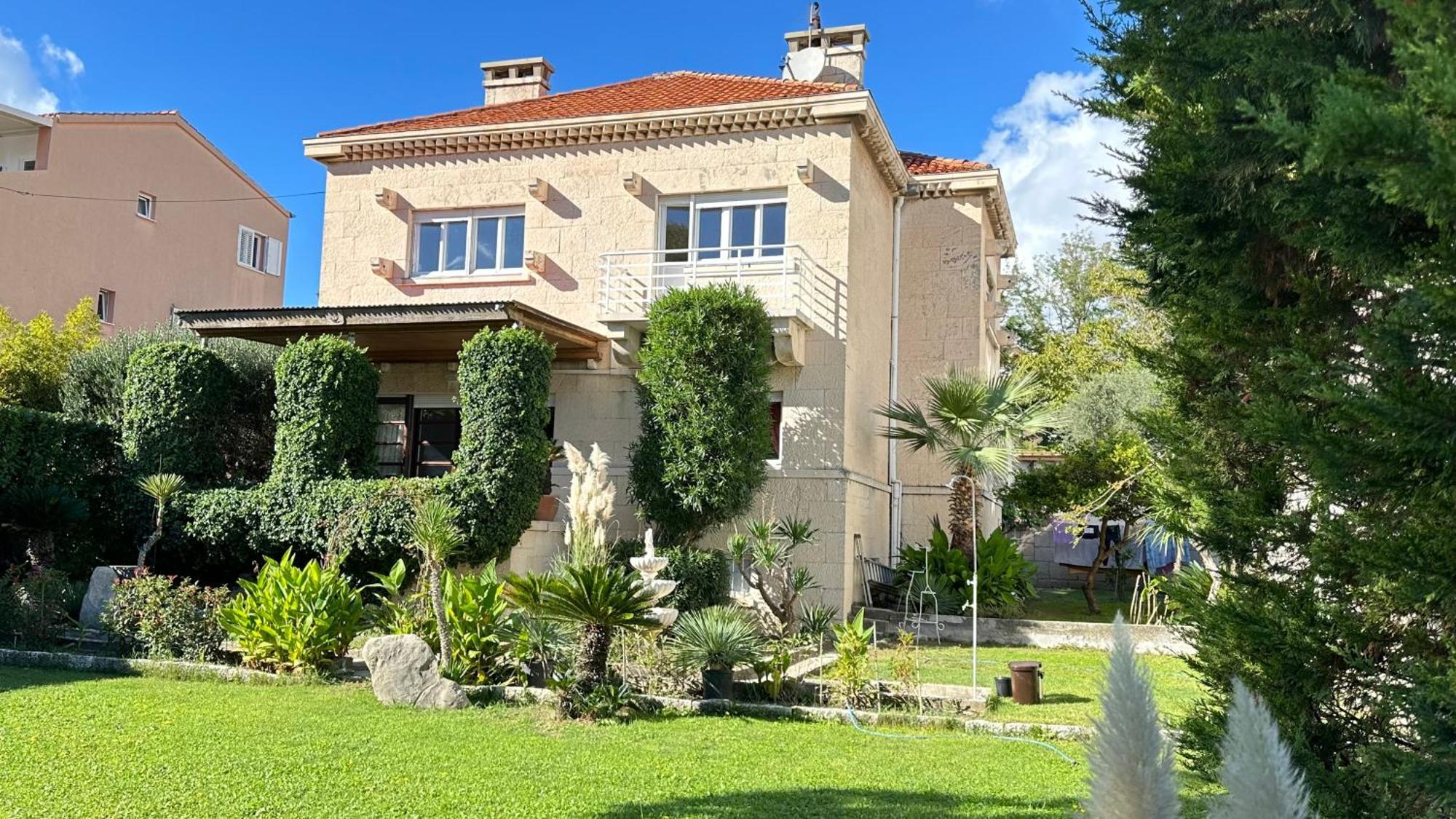 On Location, With Sea View And Exotic Garden Split