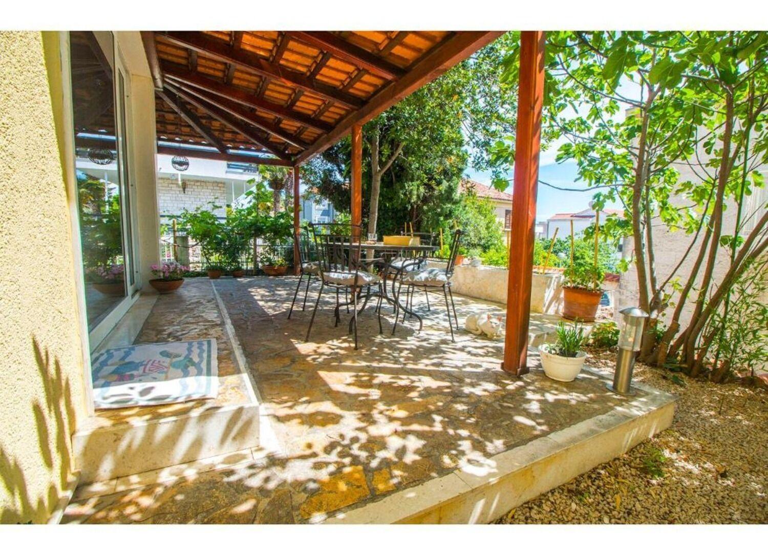 Mana Apartment