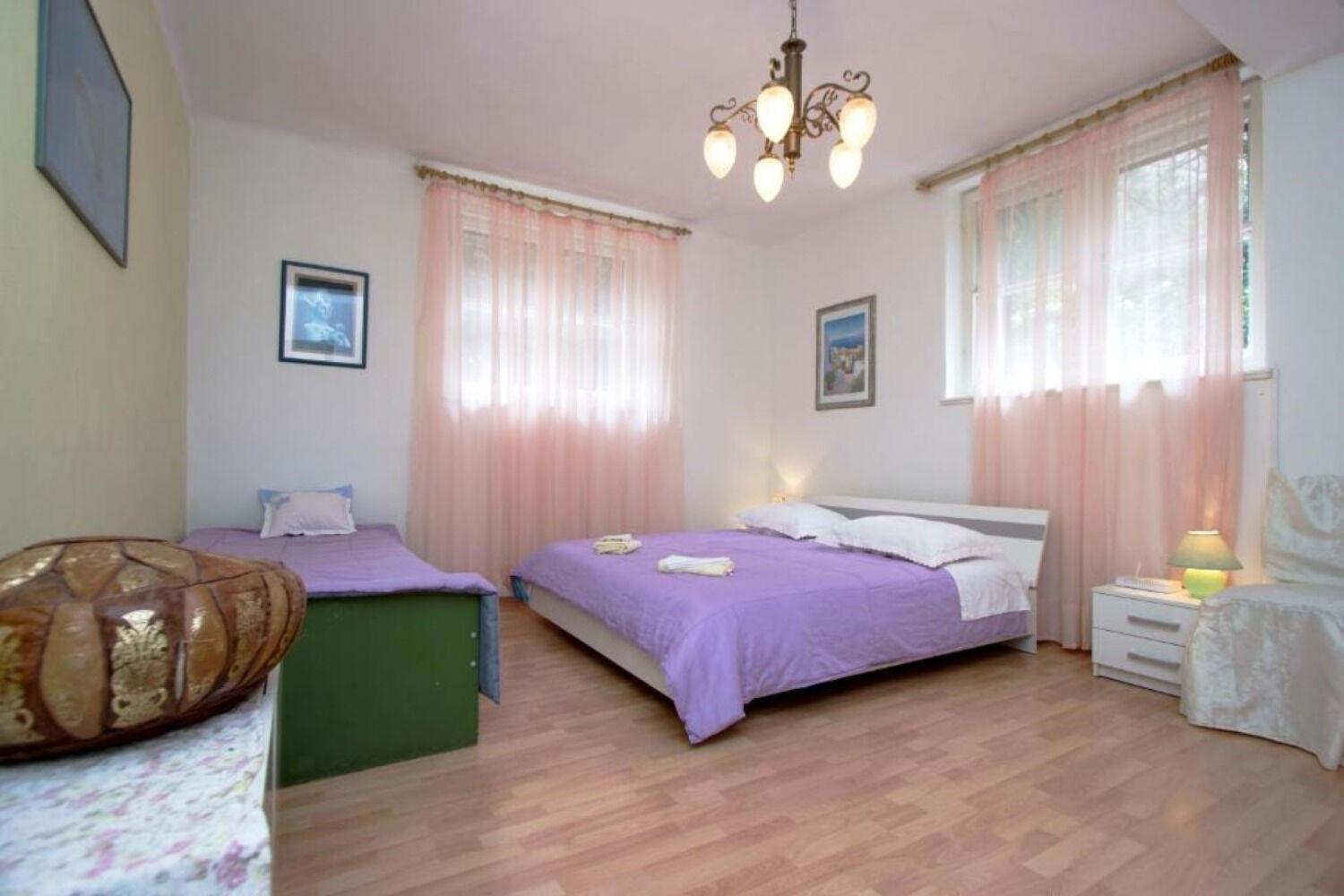 Apartment Brane *