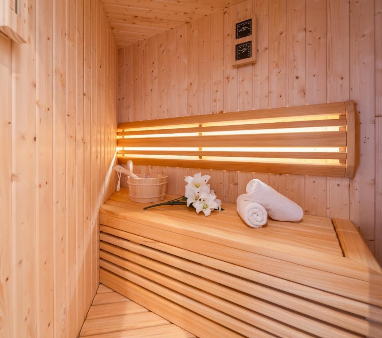 Luxury Silvery In Center With Jacuzzi, Sauna And Parking Apartamento *
