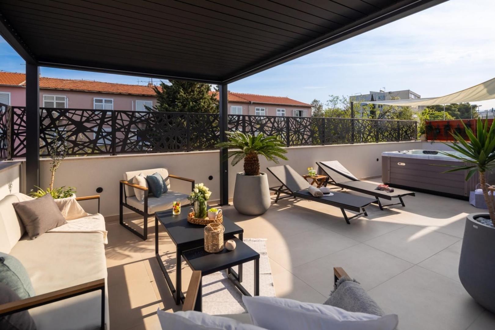 Apartamento Luxury Silvery In Center With Jacuzzi, Sauna And Parking *