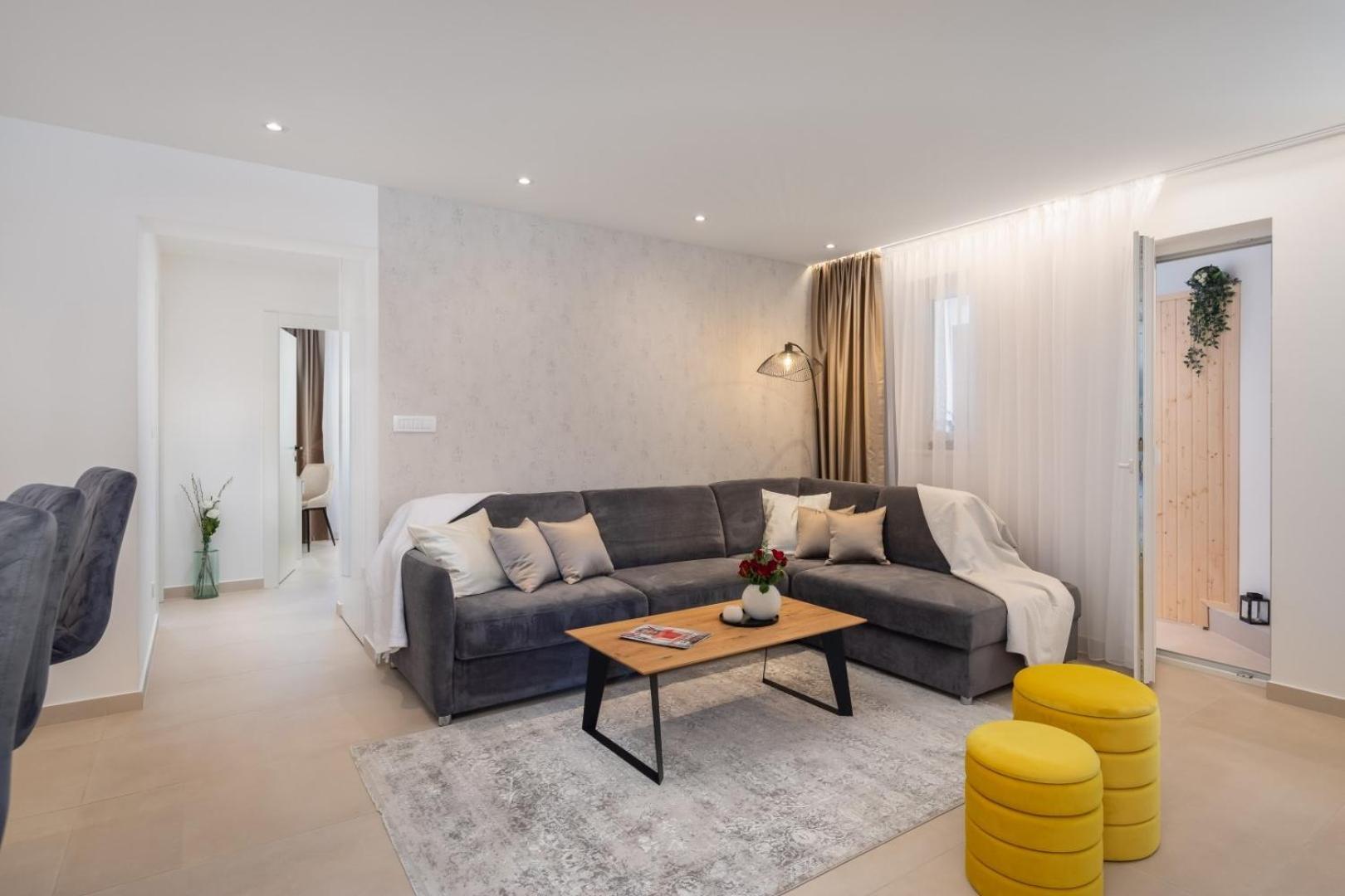 Luxury Silvery In Center With Jacuzzi, Sauna And Parking Apartamento Split