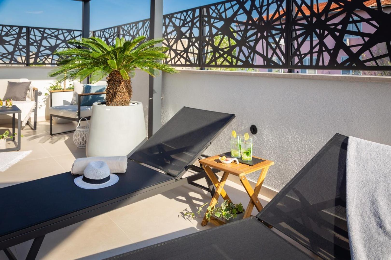 Luxury Silvery In Center With Jacuzzi, Sauna And Parking Apartamento *