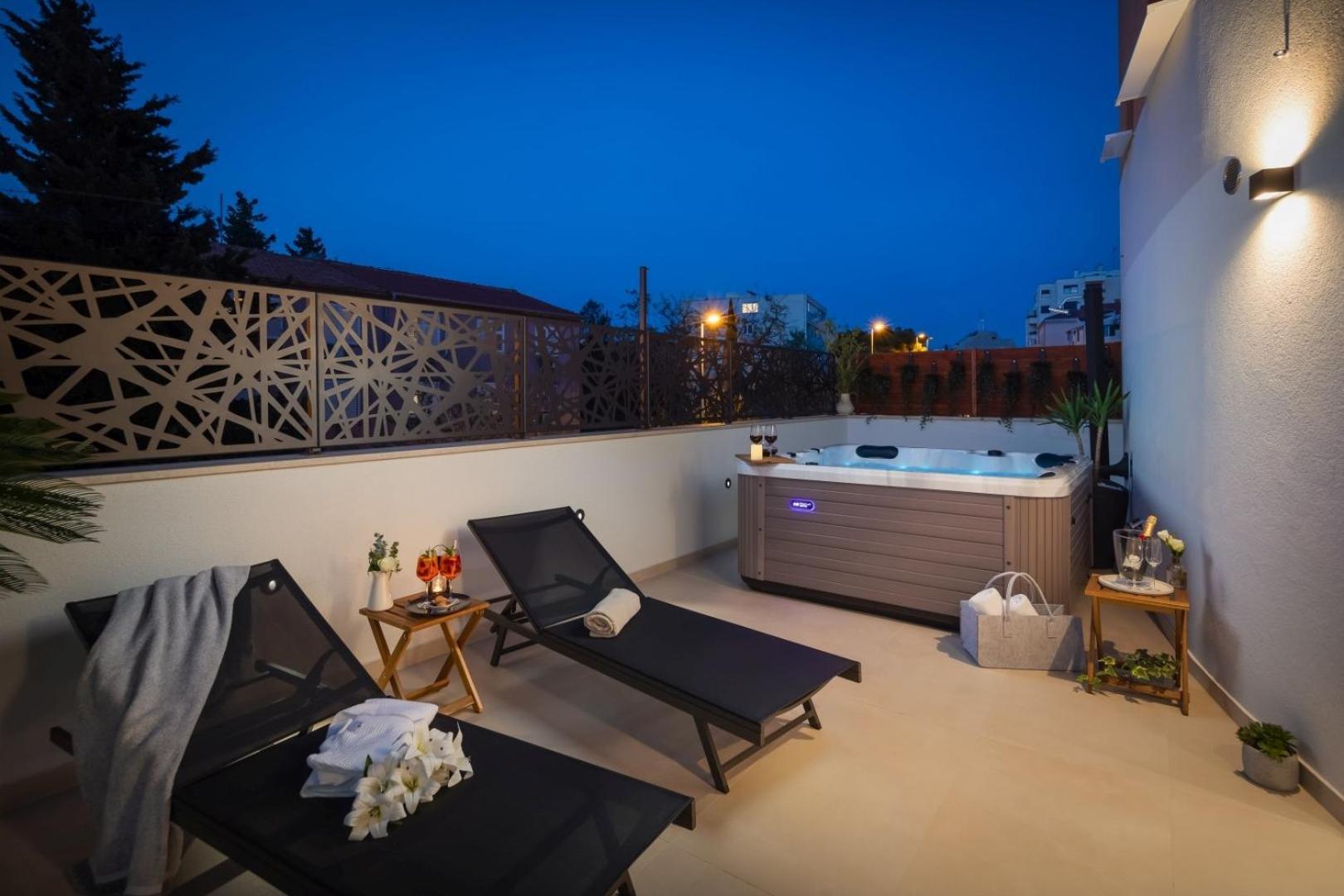Apartamento Luxury Silvery In Center With Jacuzzi, Sauna And Parking *