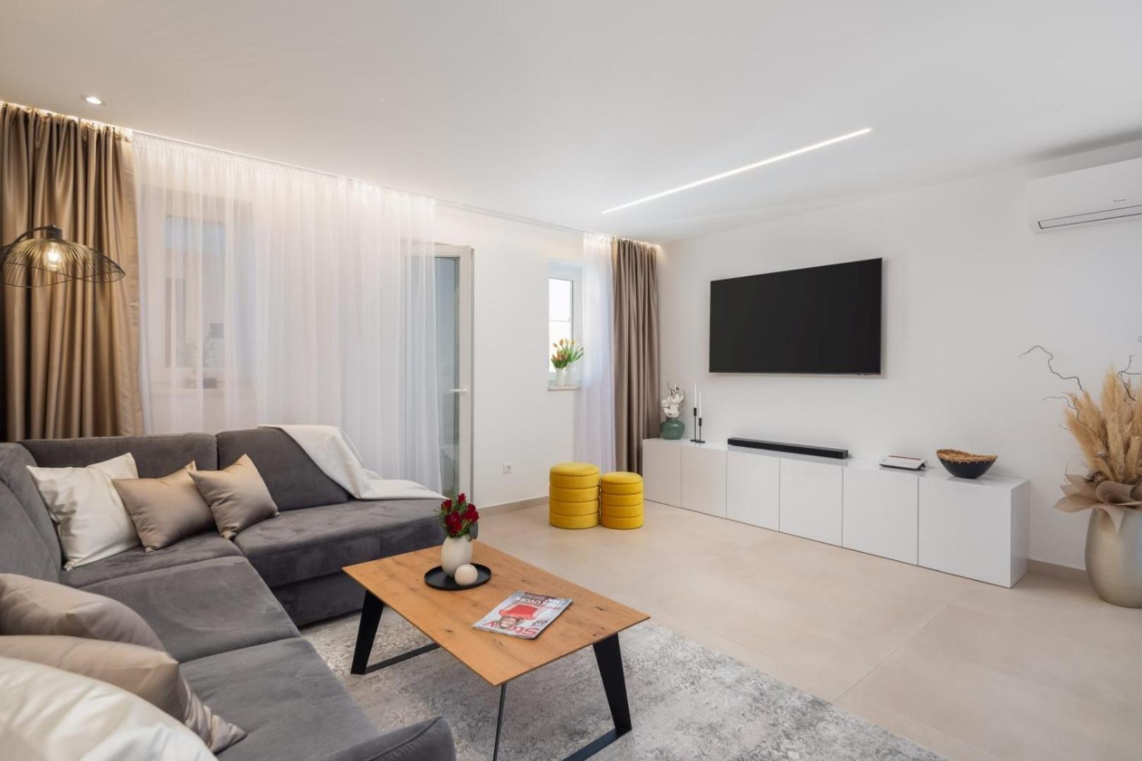 Luxury Silvery In Center With Jacuzzi, Sauna And Parking Apartamento Split