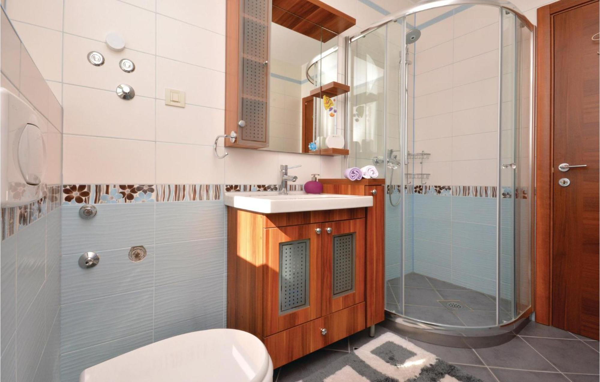 2 Bedroom Nice Apartment In Split Split