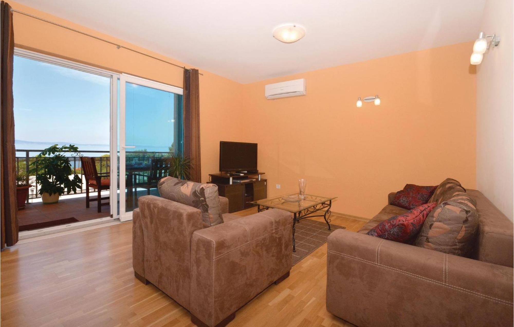 2 Bedroom Nice Apartment In Split Split