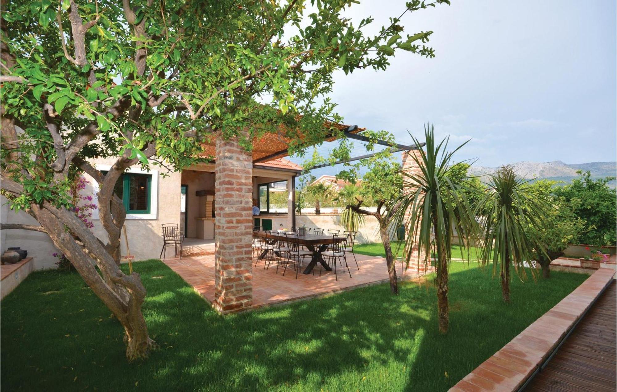 Lovely In With House Sea View Split