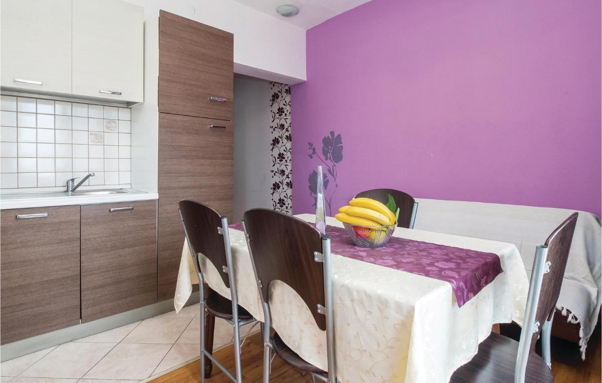 In With Kitchen Apartment *
