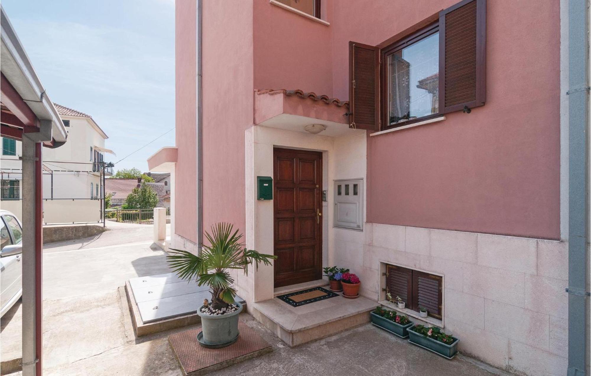 Apartment Lovely In With Wifi