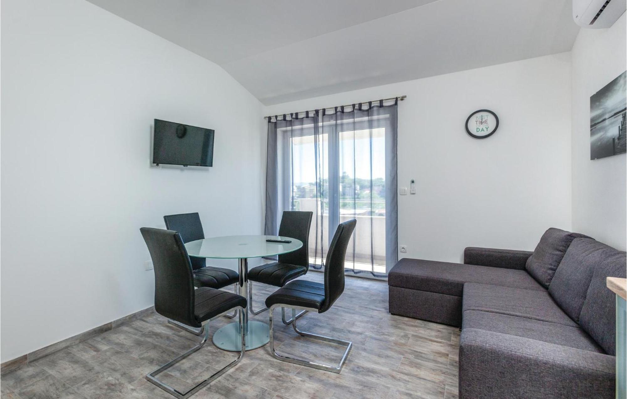 Apartment Pet Friendly In With Wifi