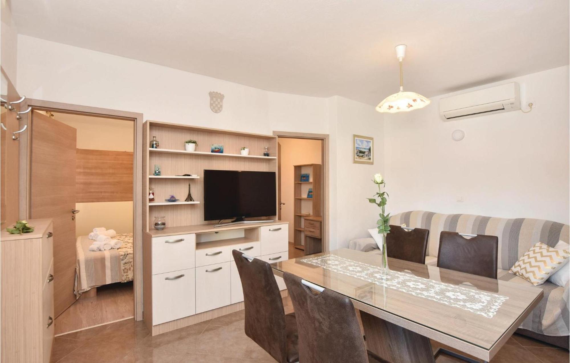 Lovely In With Jacuzzi Ferienhaus Split