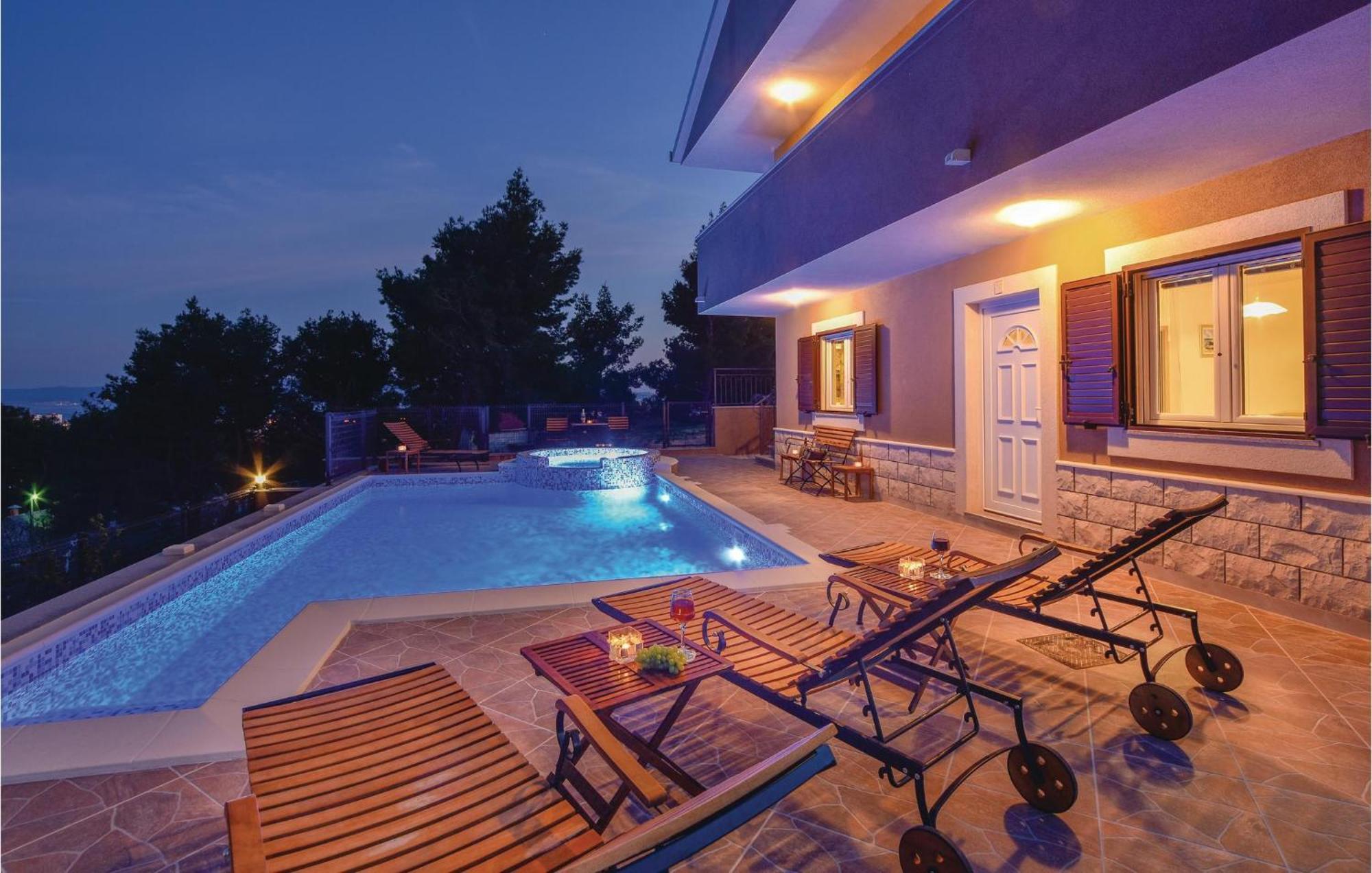 Lovely In With Jacuzzi Ferienhaus Split