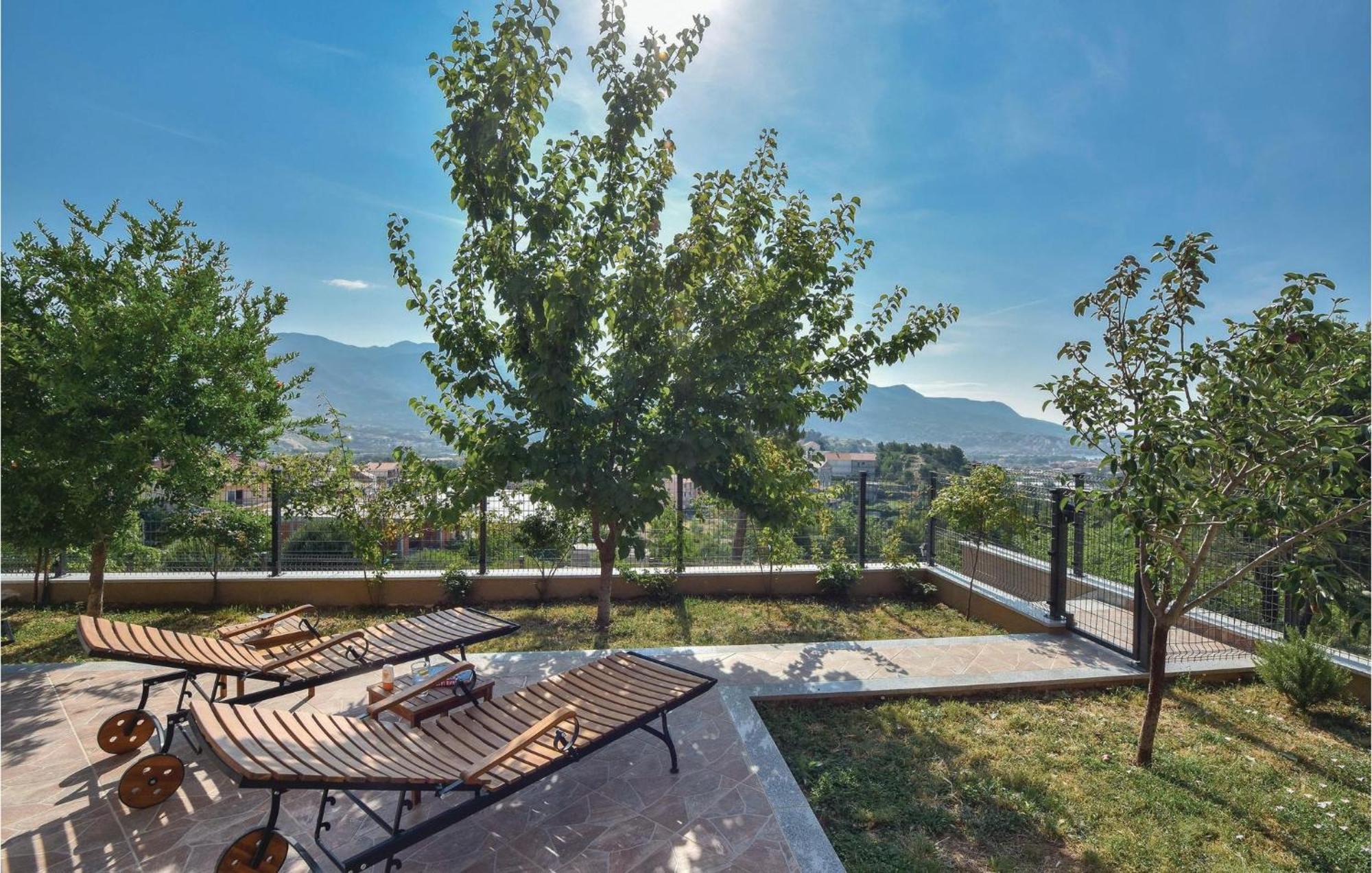 Lovely In With Jacuzzi Ferienhaus Split