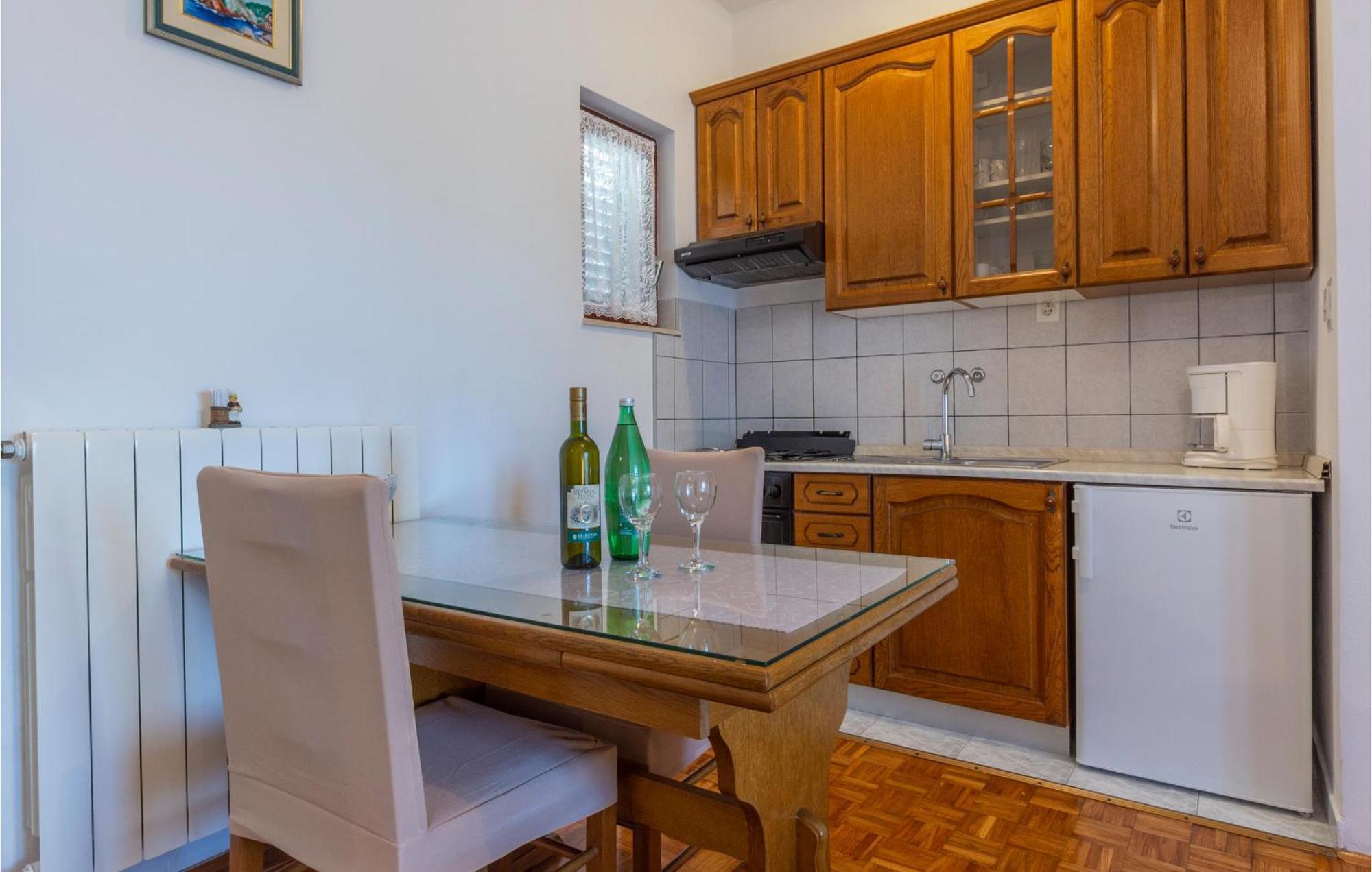 Apartment Lovely In Stobrec With Wifi Split