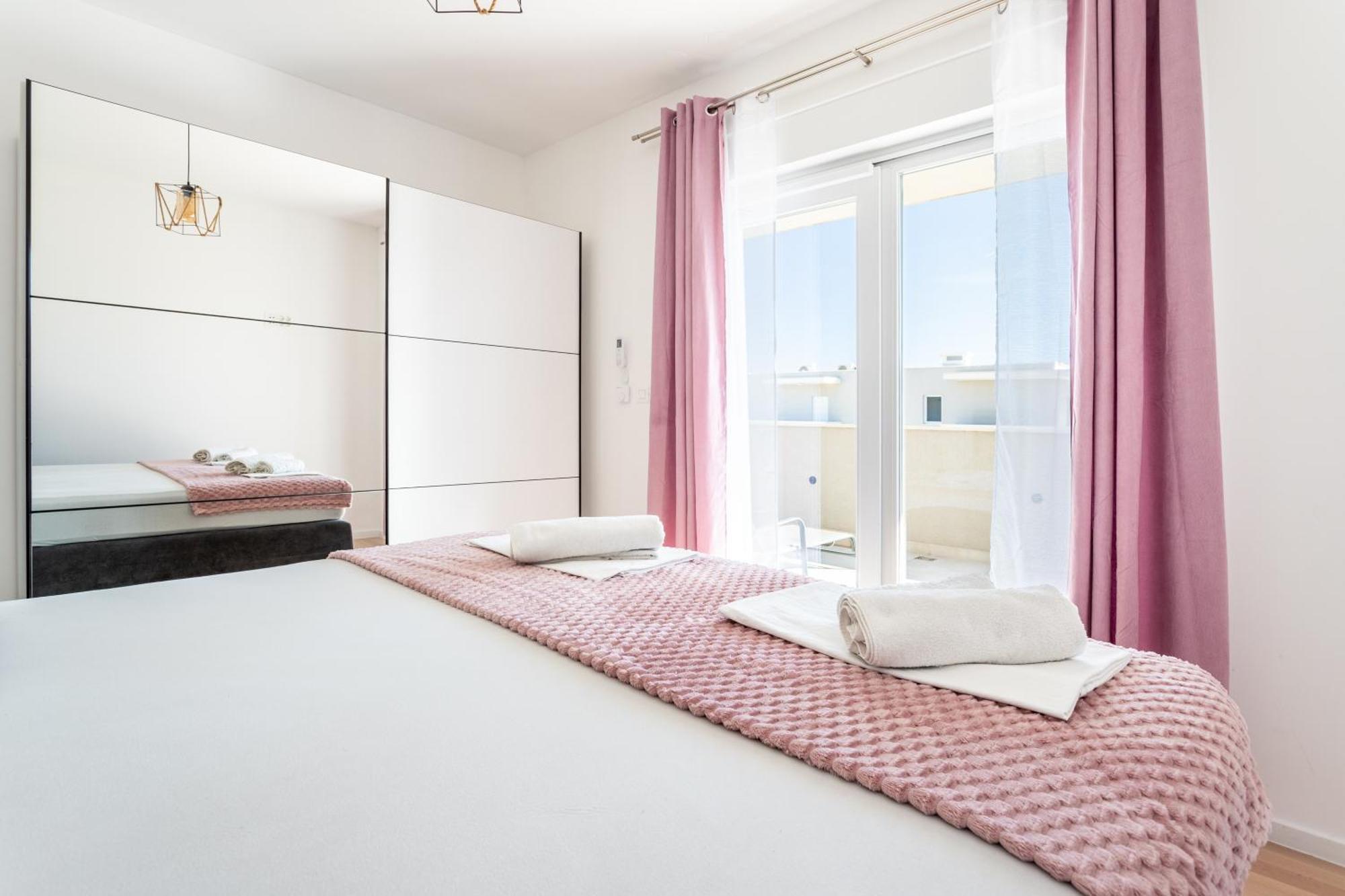 New Luxury 3-bedroom Penthouse With Huge Terrace Apartamento