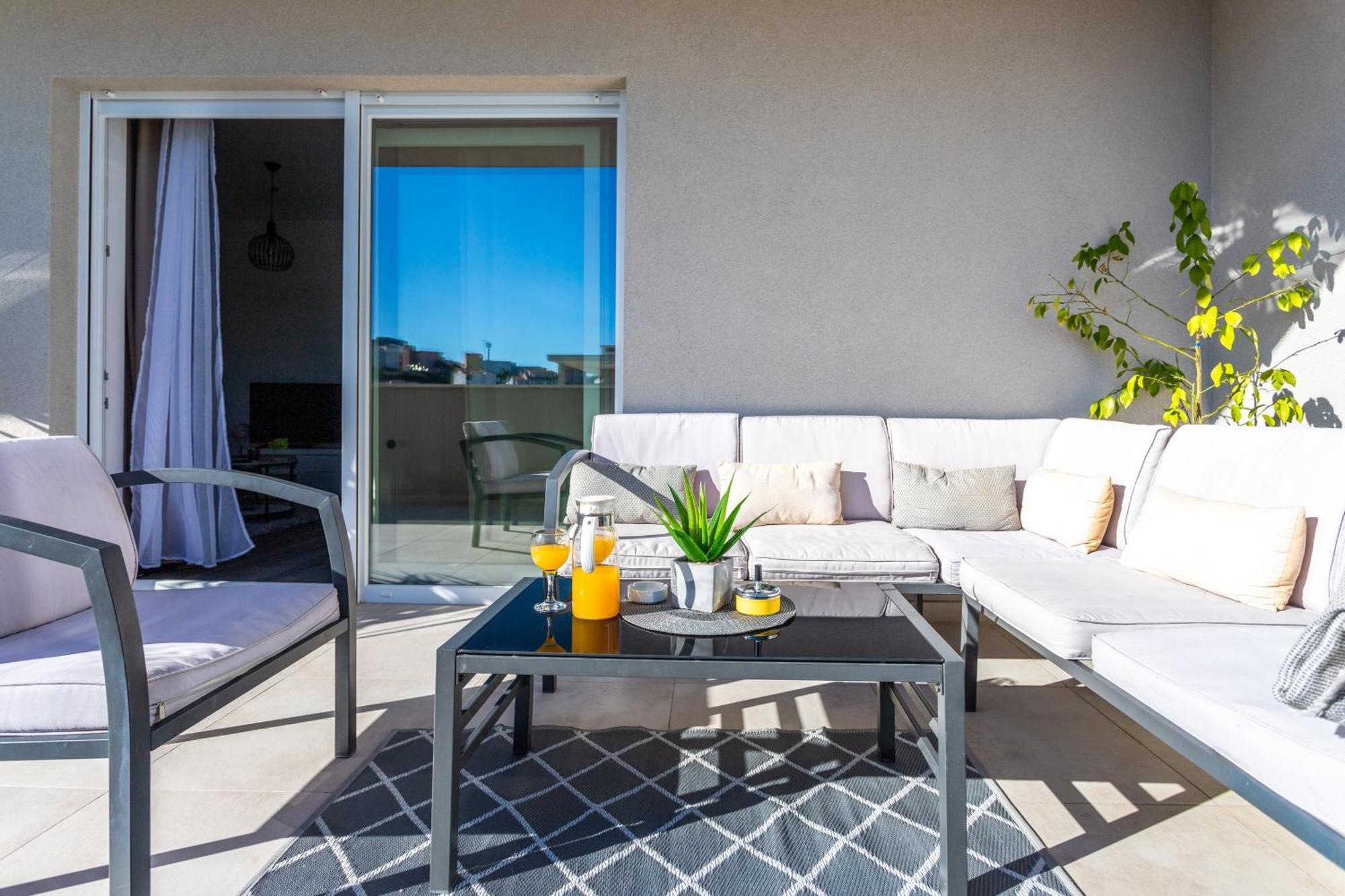 New Luxury 3-bedroom Penthouse With Huge Terrace Split