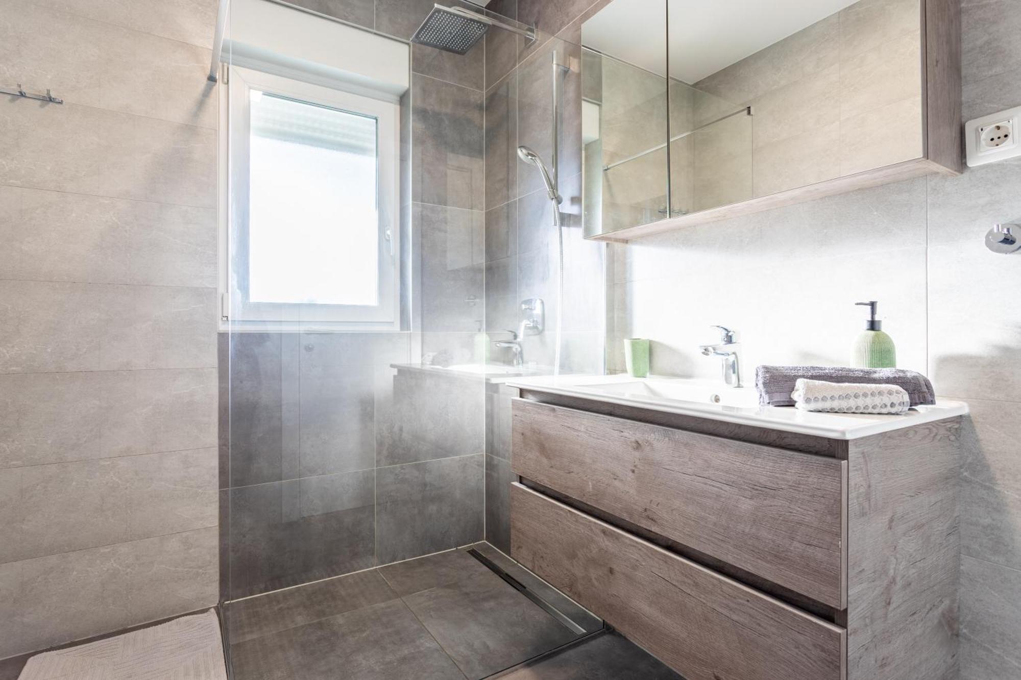 New Luxury 3-bedroom Penthouse With Huge Terrace Apartamento