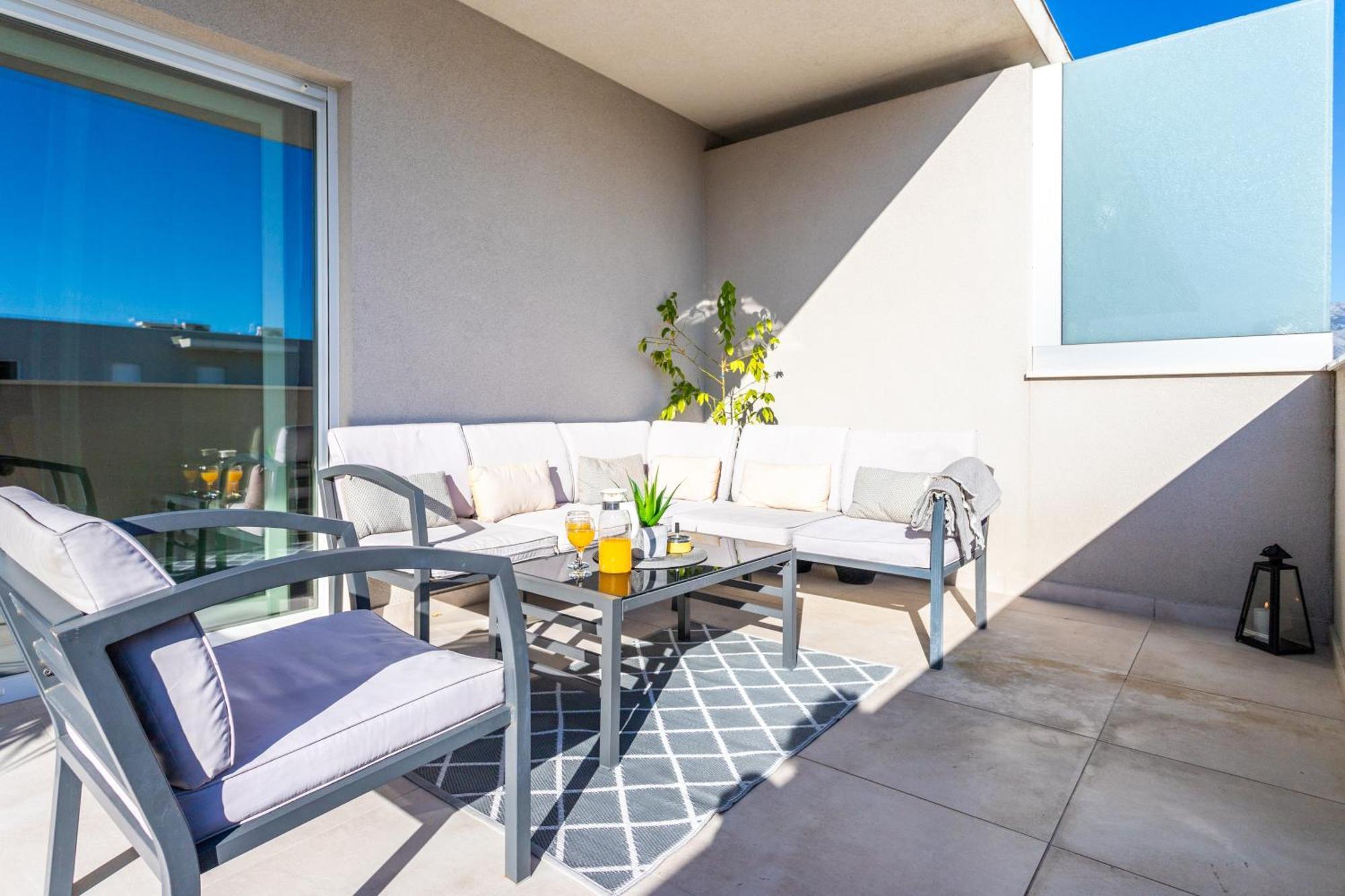 Apartamento New Luxury 3-bedroom Penthouse With Huge Terrace Split